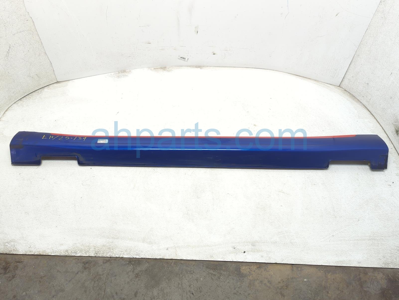 $149 Kia LH SIDE SKIRT / MOLDING - BLUE/RED $149 Kia LH SIDE SKIRT / MOLDING - BLUE/RED