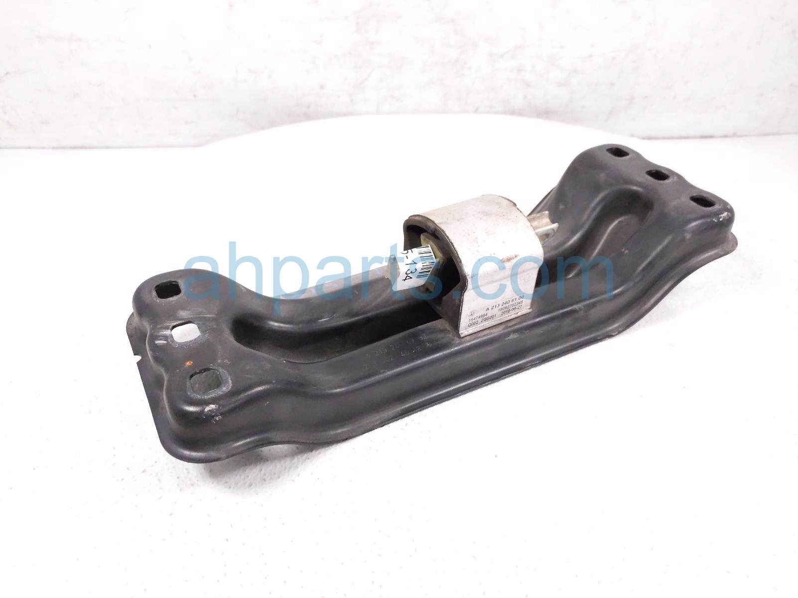 $40 Mercedes TRANSMISSION MOUNT W/BRACKET $40 Mercedes TRANSMISSION MOUNT W/BRACKET