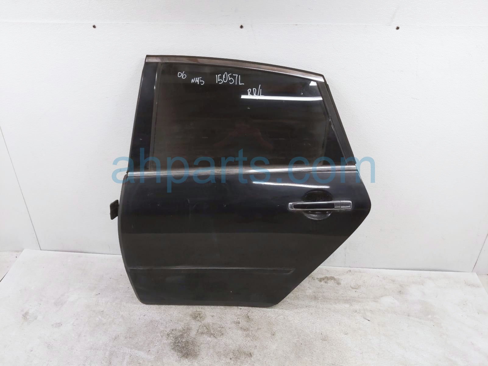 $150 Infiniti RR/LH DOOR - BLACK *SCRATCHES $150 Infiniti RR/LH DOOR - BLACK *SCRATCHES