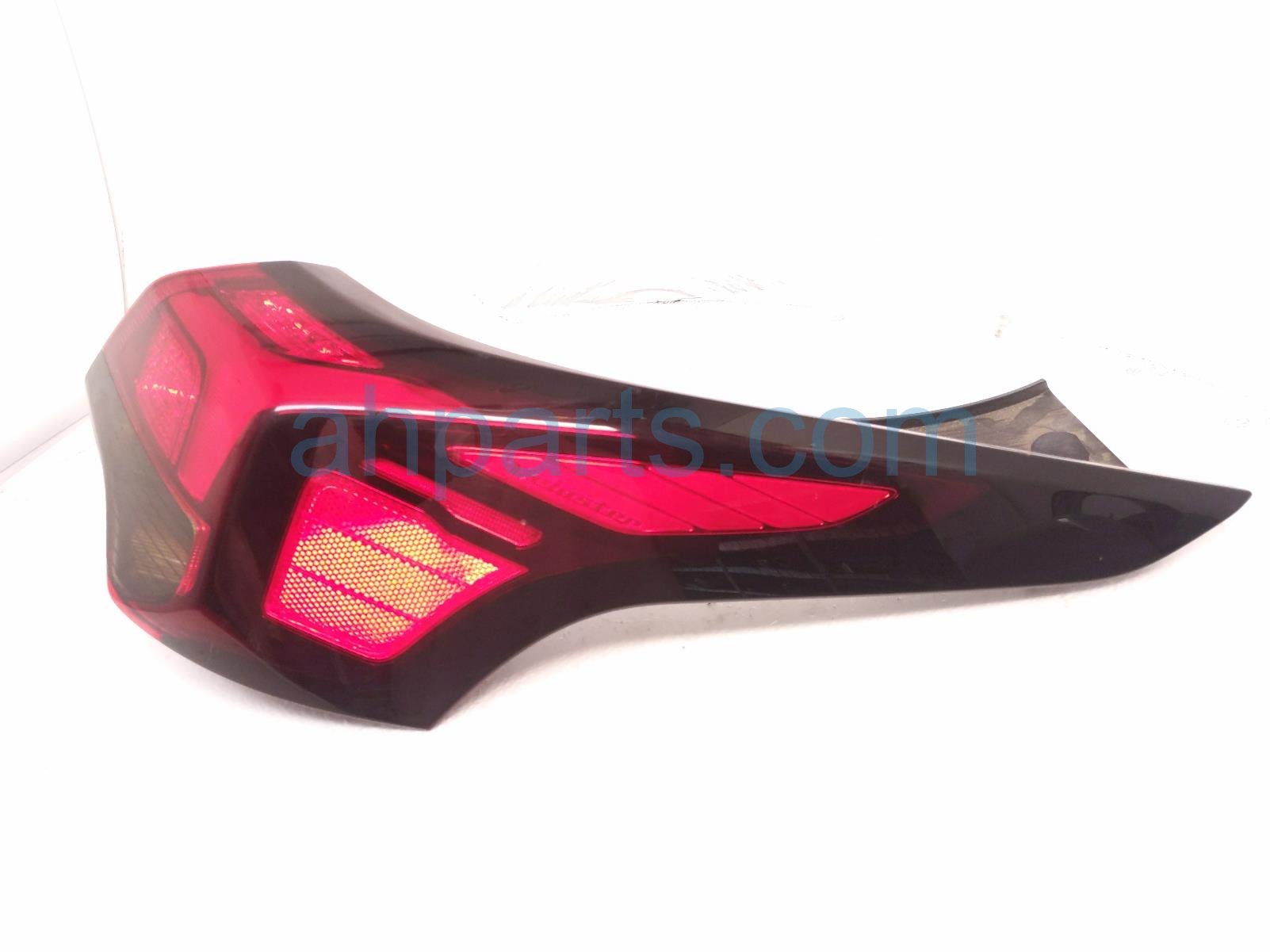 $125 Hyundai RH TAIL LAMP (ON BODY) $125 Hyundai RH TAIL LAMP (ON BODY)