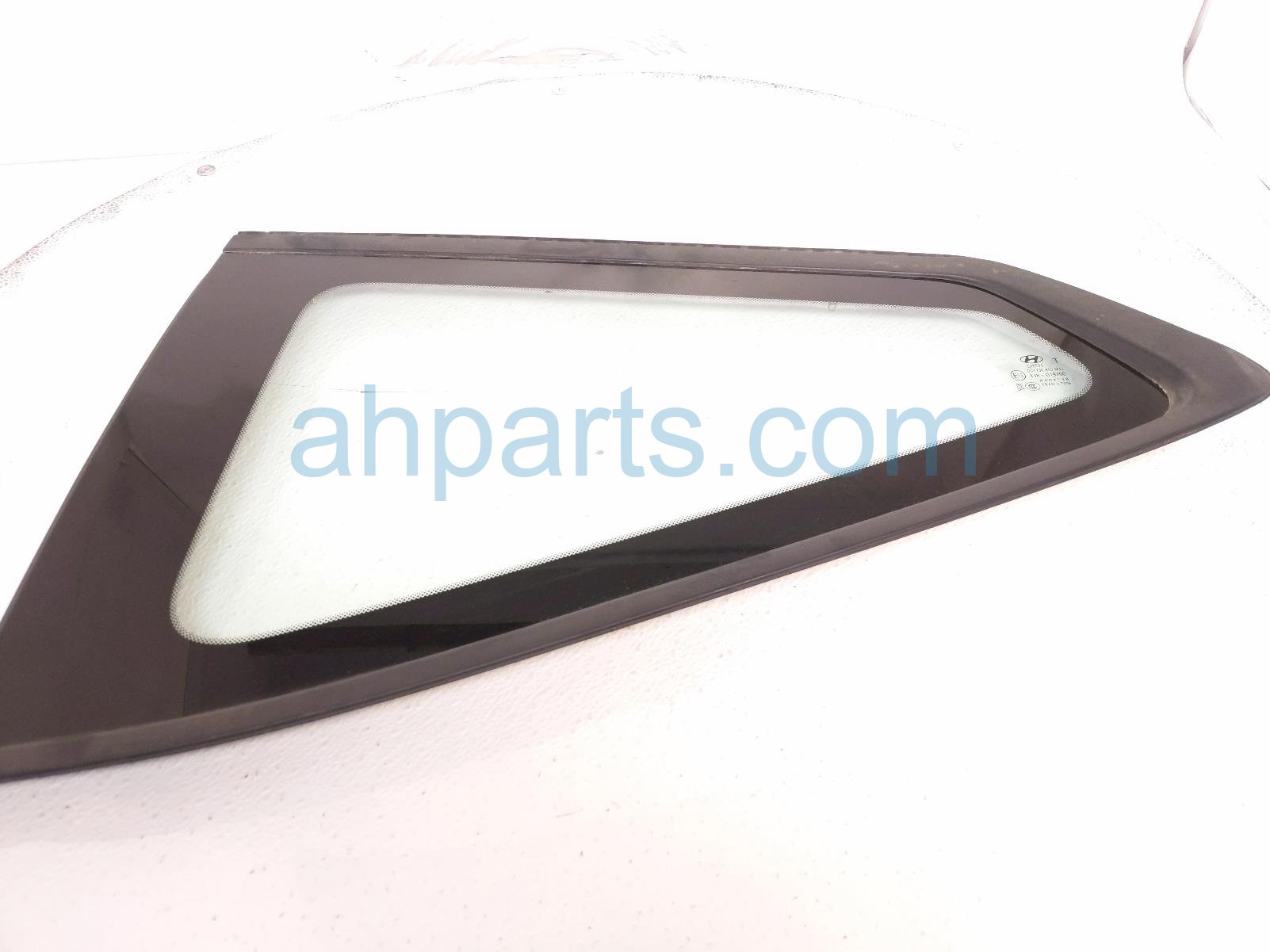 $75 Hyundai LH QUARTER WINDOW GLASS $75 Hyundai LH QUARTER WINDOW GLASS