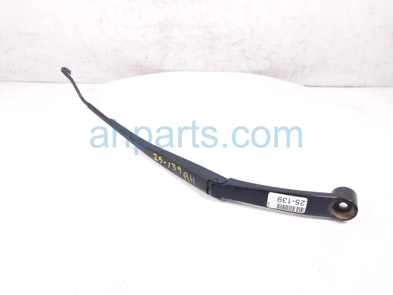 $19 Kia RH WINDSHIELD WIPER ARM