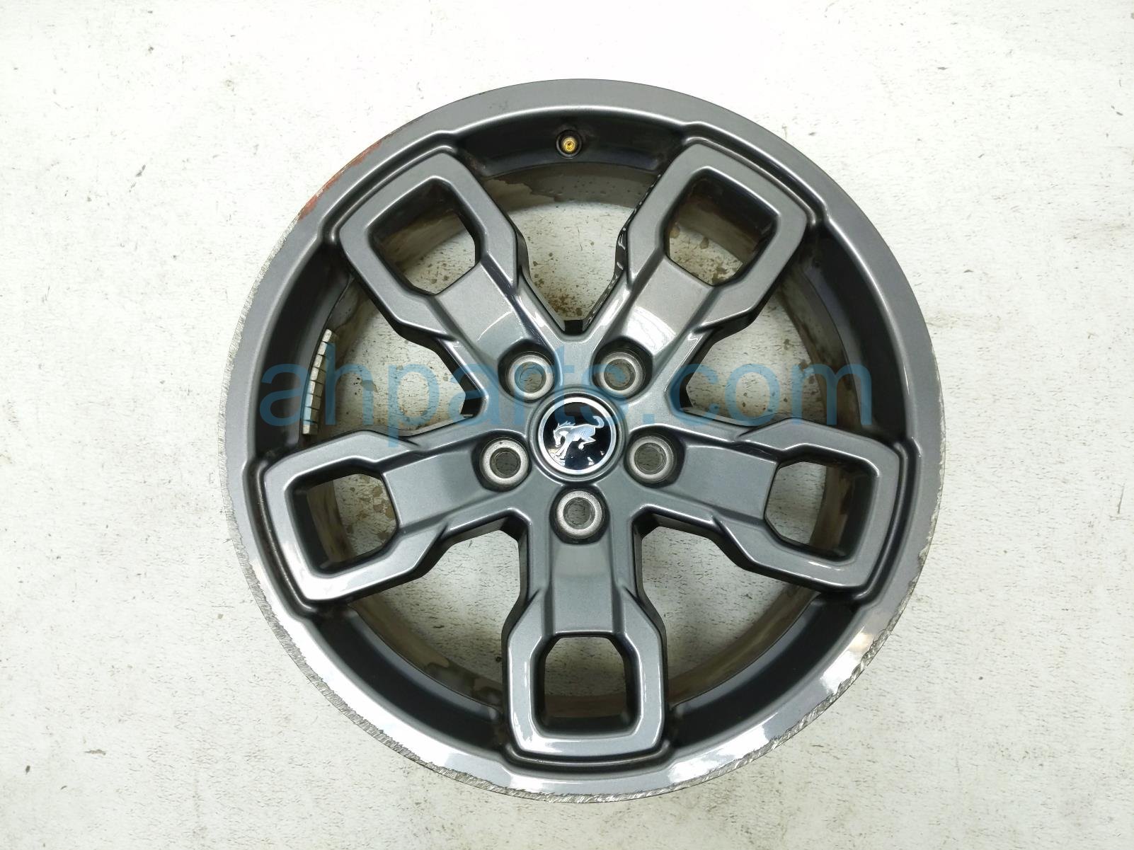 $145 Ford FR/RH WHEEL / RIM *