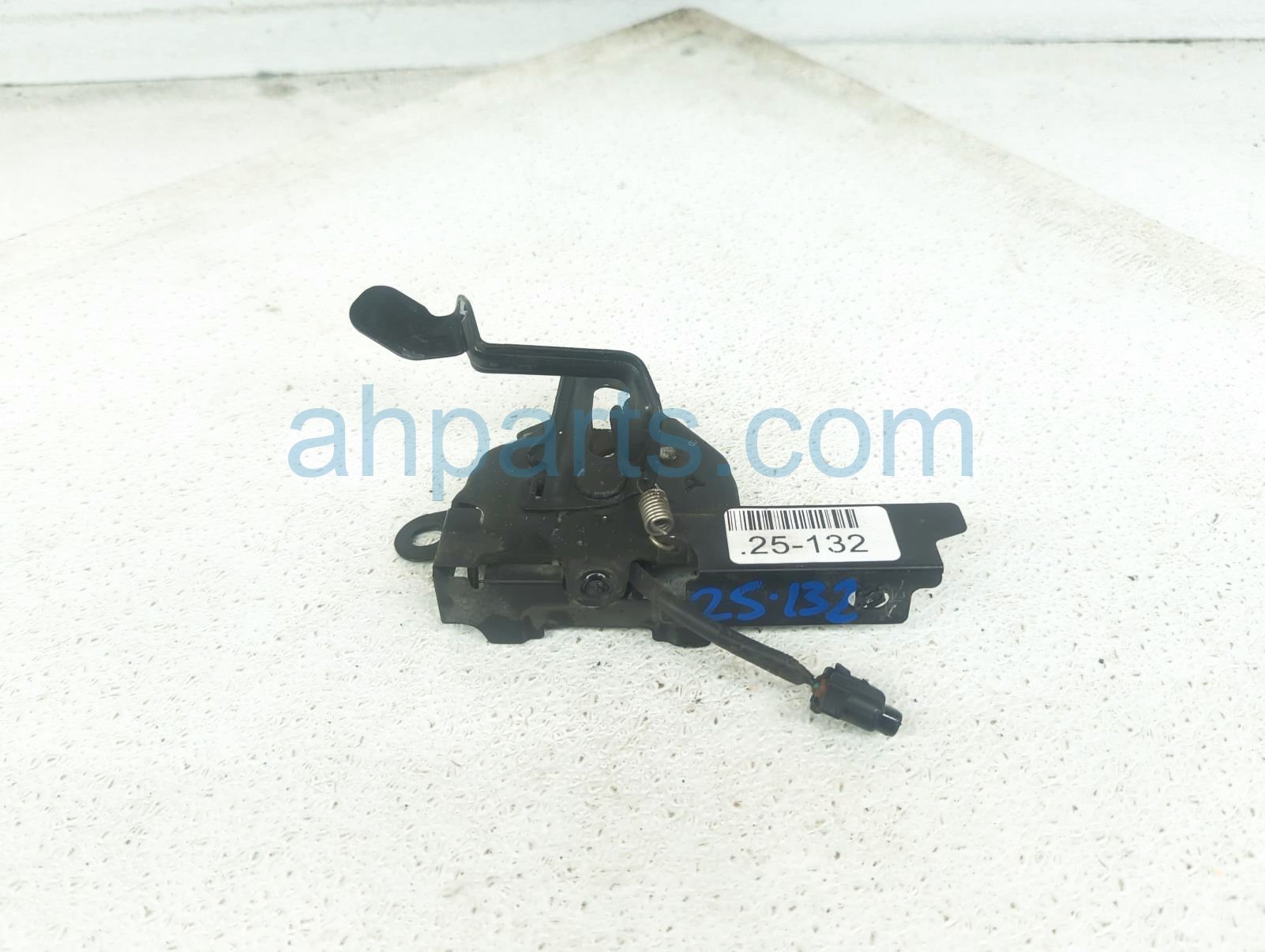 $50 Toyota HOOD LOCK / LATCH ASSY $50 Toyota HOOD LOCK / LATCH ASSY