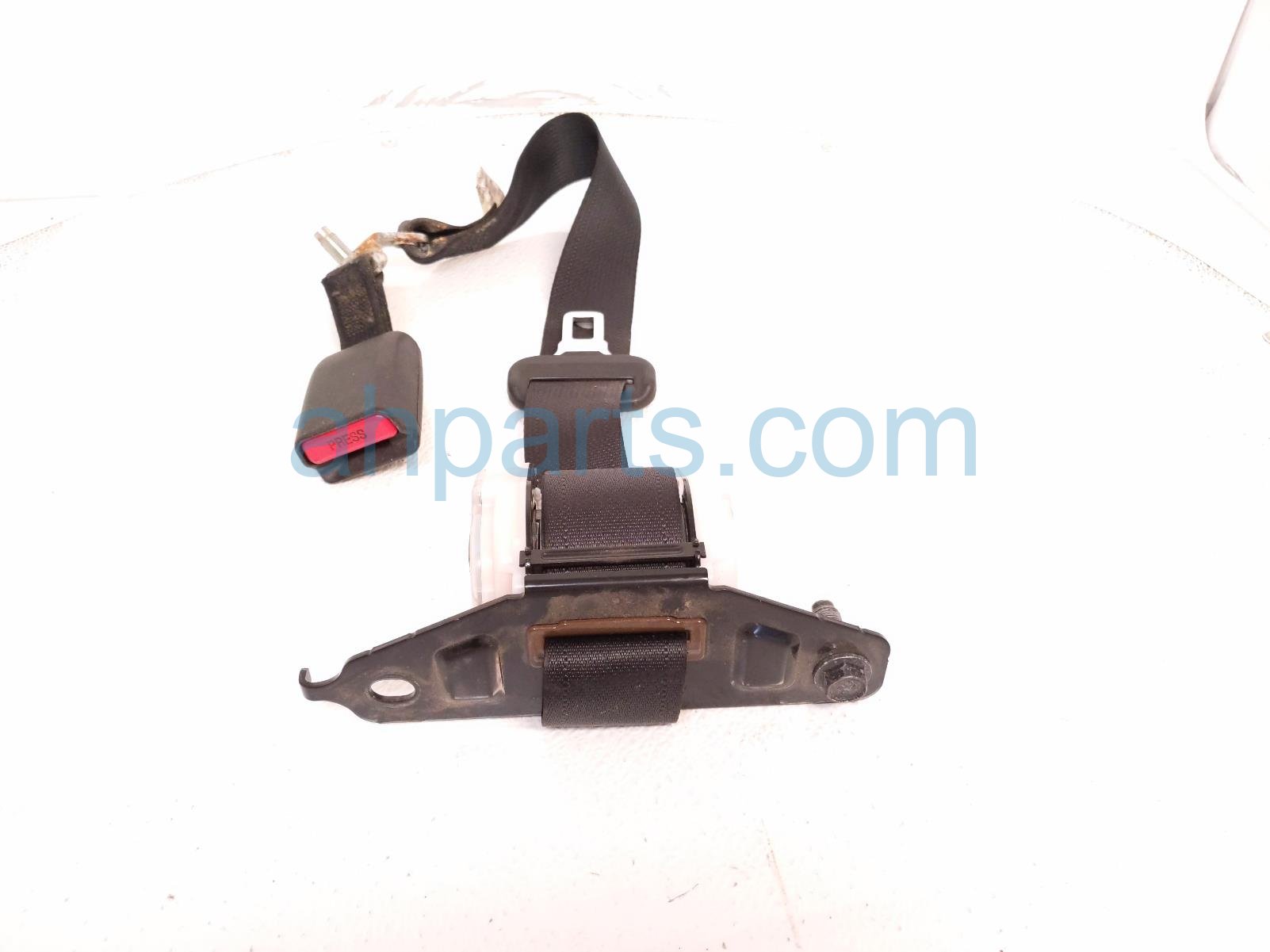 $39 Honda REAR MID SEAT BELT - BLACK $39 Honda REAR MID SEAT BELT - BLACK