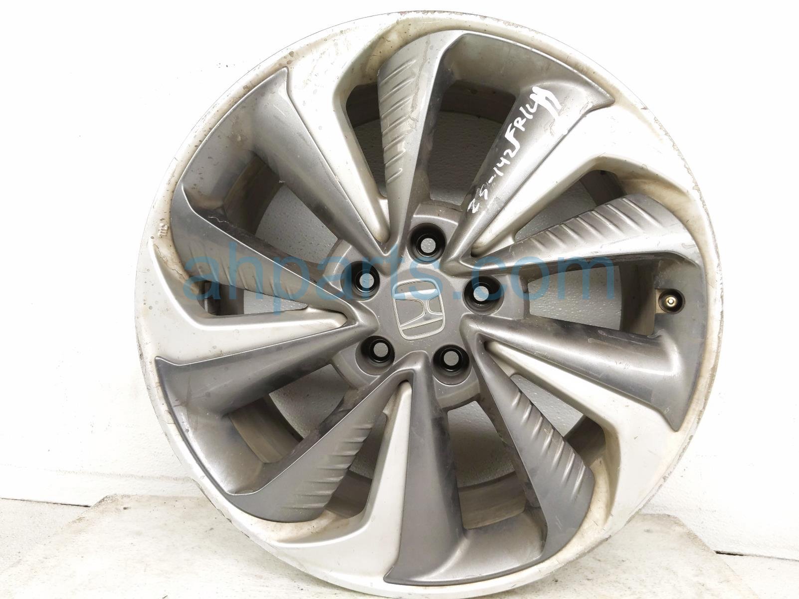 $250 Honda FR/LH WHEEL / RIM - W/COVER *