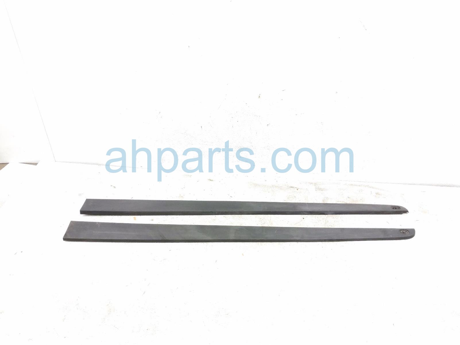 $135 Honda PAIR OF BED TRIM MOLDING GARNISH $135 Honda PAIR OF BED TRIM MOLDING GARNISH