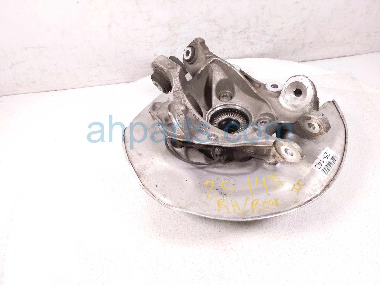 $199 BMW RR/RH SPINDLE KNUCKLE HUB