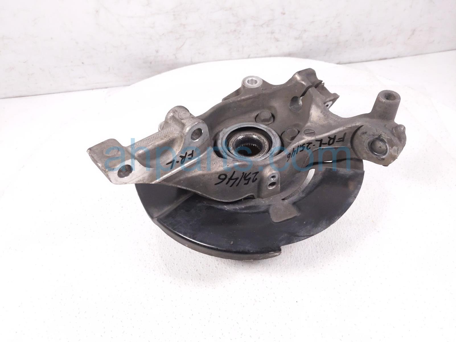 $75 Nissan FR/LH SPINDLE KNUCKLE HUB