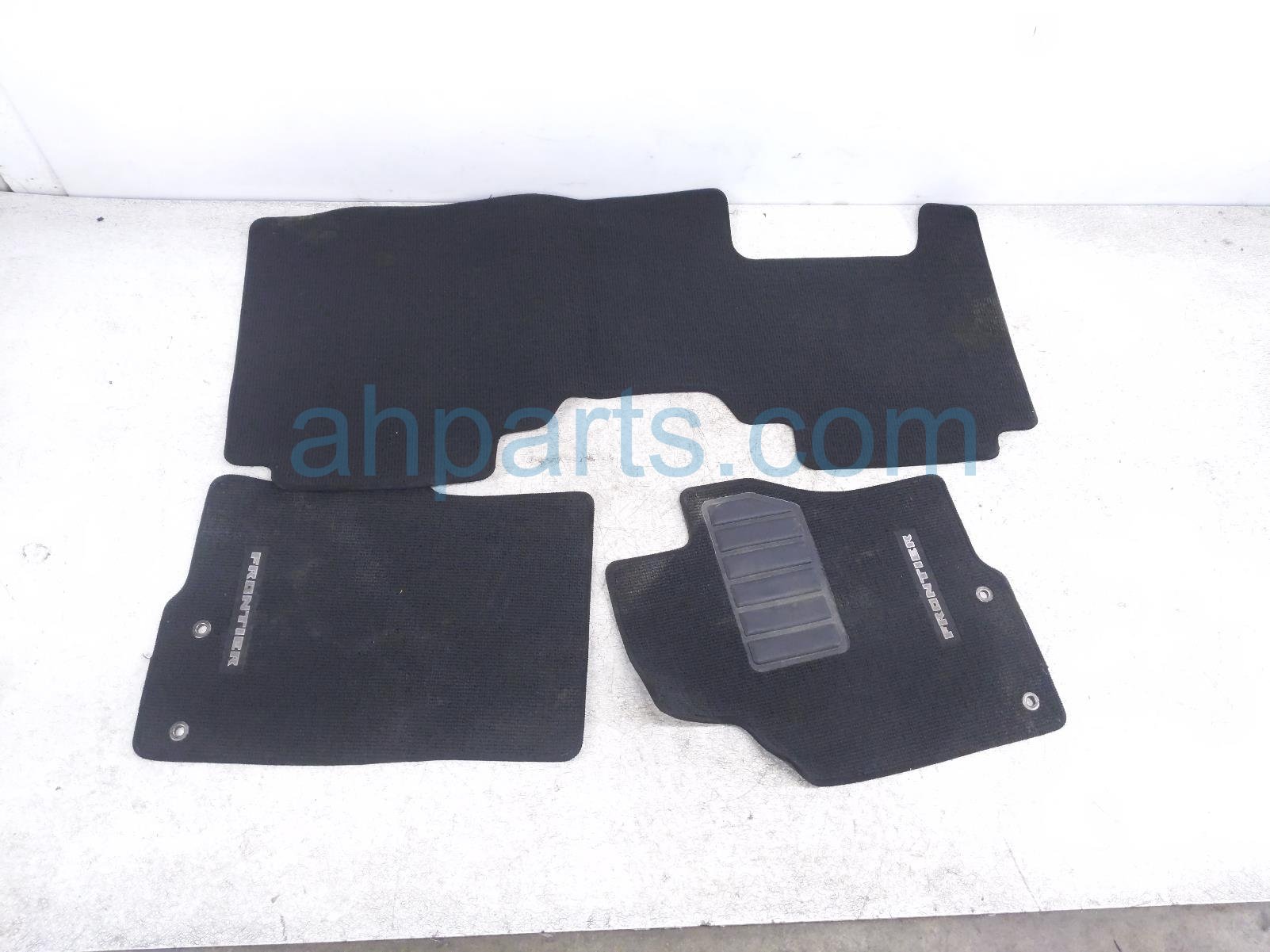 $50 Nissan 3 PIECE FLOOR MAT - BLACK CLOTH $50 Nissan 3 PIECE FLOOR MAT - BLACK CLOTH