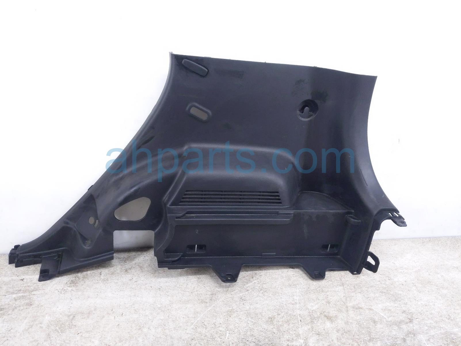 $75 Kia RH INSIDE QUARTER TRIM PANEL * $75 Kia RH INSIDE QUARTER TRIM PANEL *