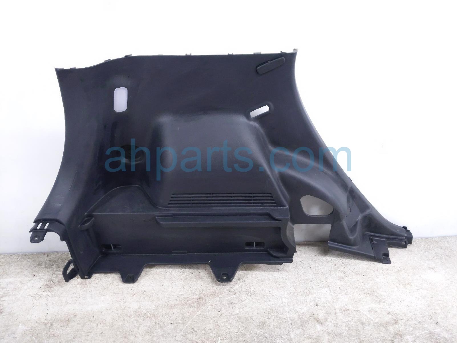 $75 Kia LH INSIDE QUARTER TRIM PANEL *