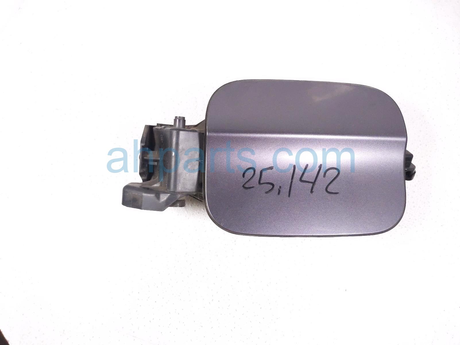 エッセンシャルオイル @0 Sold 2018 Honda Clarity Gas / Fuel Filler Door - Grey 74480-TRW-A00ZF