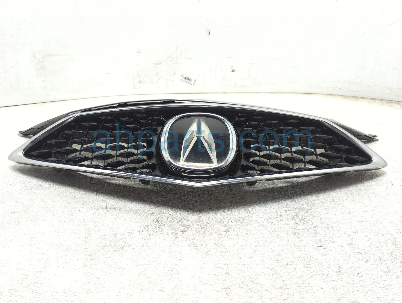 Sold 2020 Acura ILX Upper Grille - Chrome * 71121-T3R-A01,