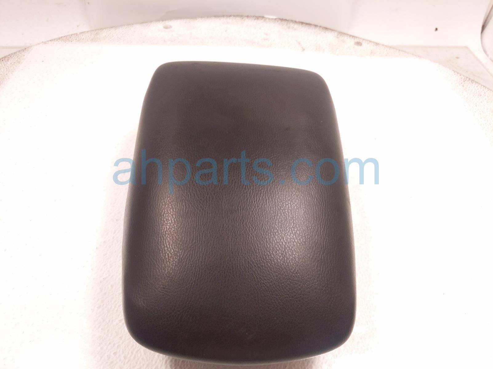 $65 Nissan CENTER CONSOLE LID - BLACK $65 Nissan CENTER CONSOLE LID - BLACK