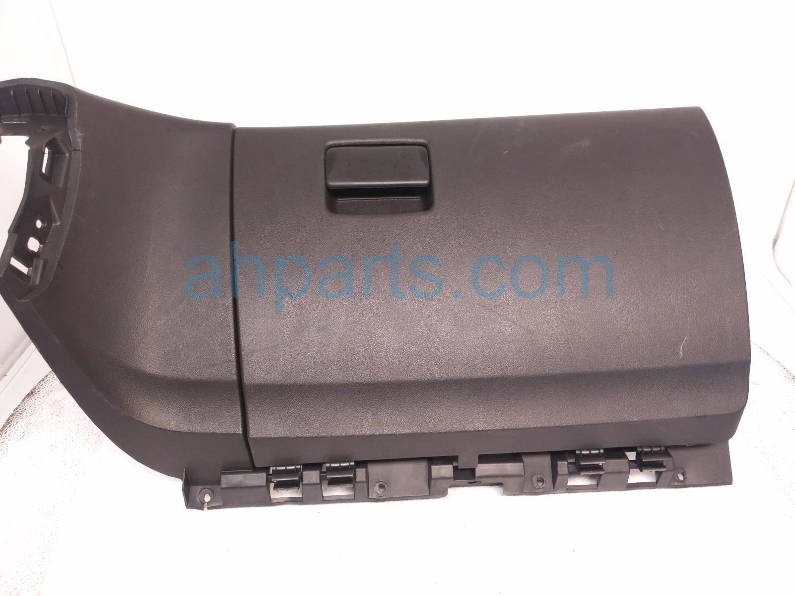 thumbnail image 2 of Genuine GM OEM Glove Box Damper Assembly For 2007-2017 Traverse, Acadia, Enclave - Replaces 25823631 2 of 5