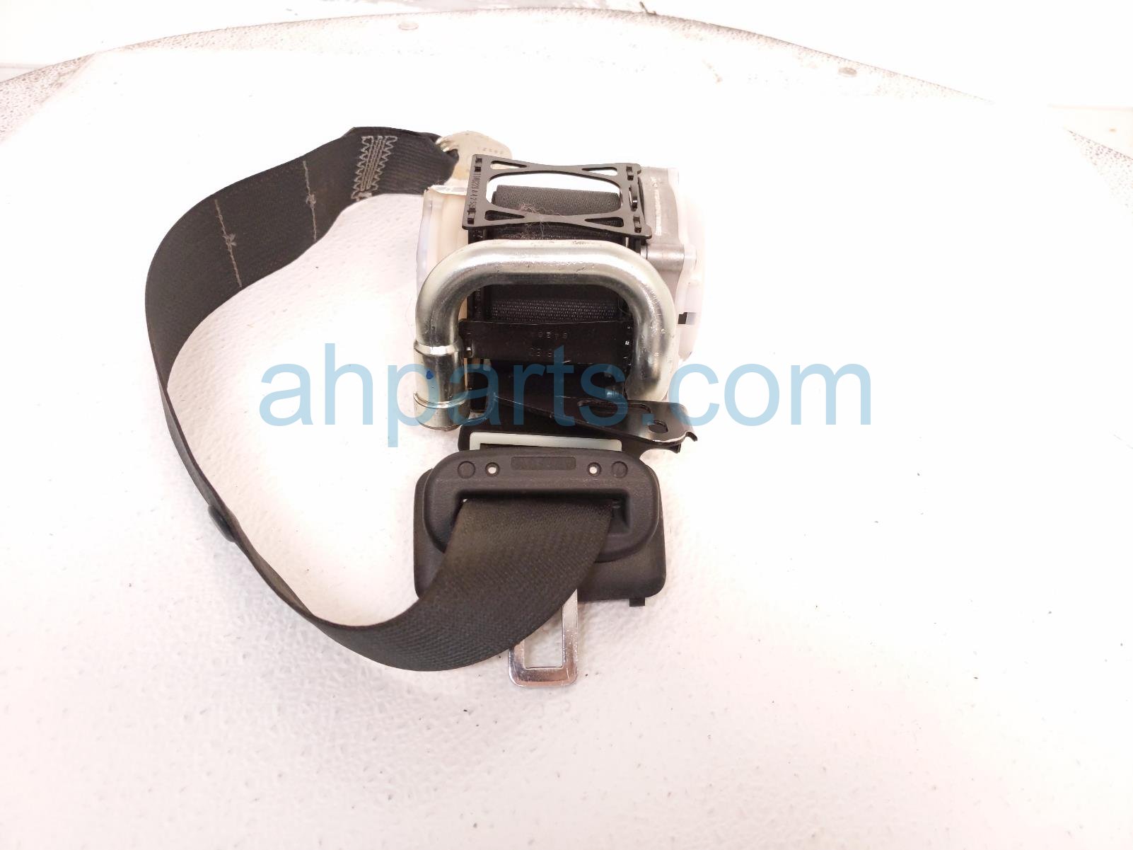 $175 Toyota RR/LH SEAT BELT - BLACK $175 Toyota RR/LH SEAT BELT - BLACK