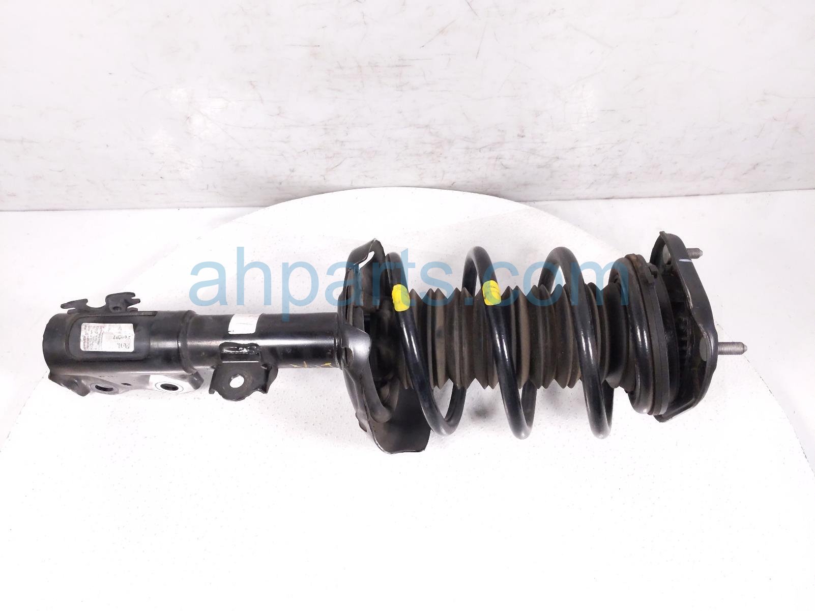 Sold 2022 Toyota Corollacs Front Driver Strut + Spring 48520-8Z350