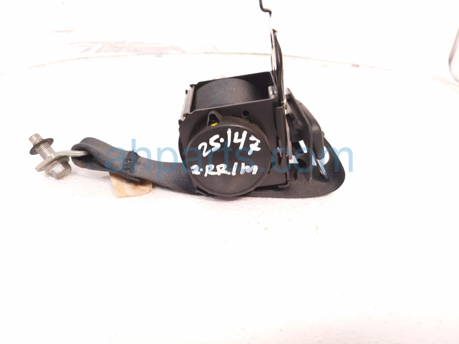 $35 Nissan 2ND ROW MID SEAT BELT - BLACK $35 Nissan 2ND ROW MID SEAT BELT - BLACK