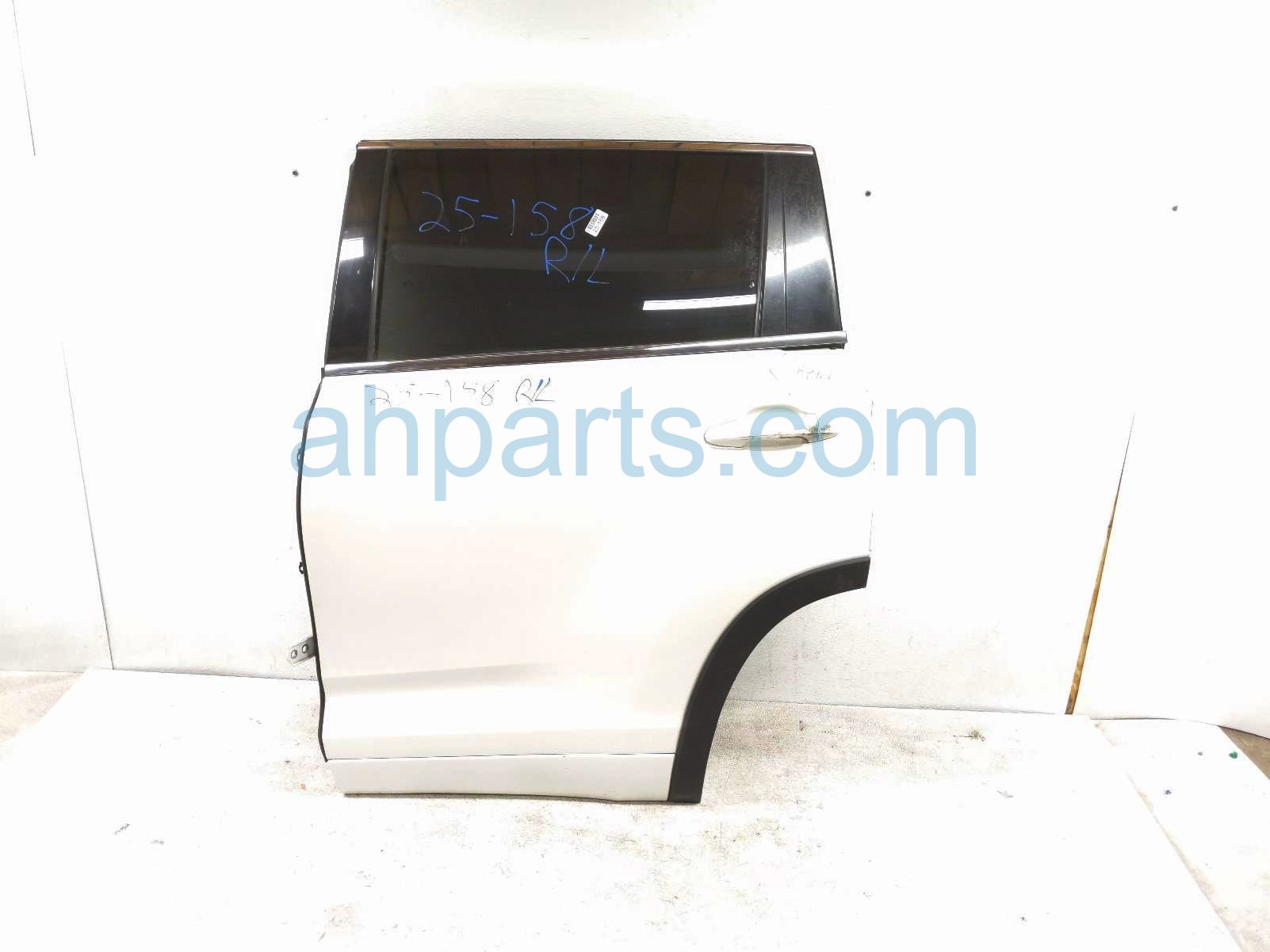 $750 Toyota RR/LH DOOR - WHITE - NO INSIDE TRIM* $750 Toyota RR/LH DOOR - WHITE - NO INSIDE TRIM*