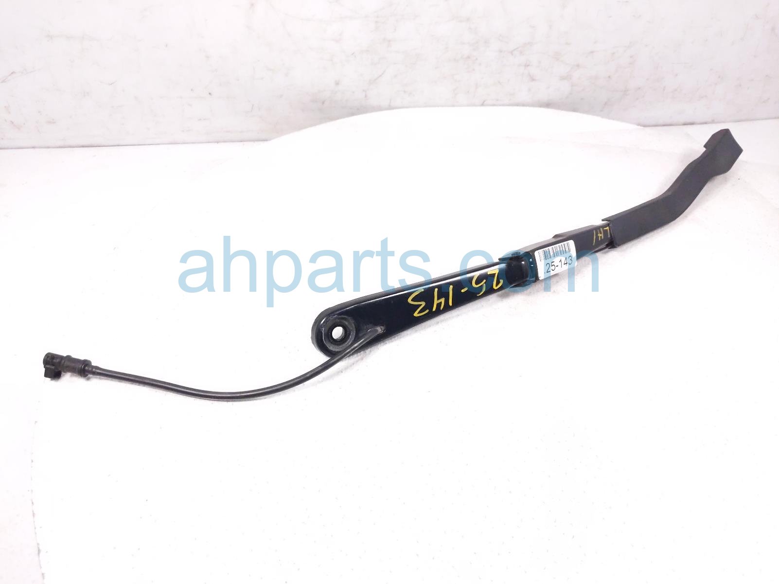 $25 BMW LH WINDSHIELD WIPER ARM $25 BMW LH WINDSHIELD WIPER ARM