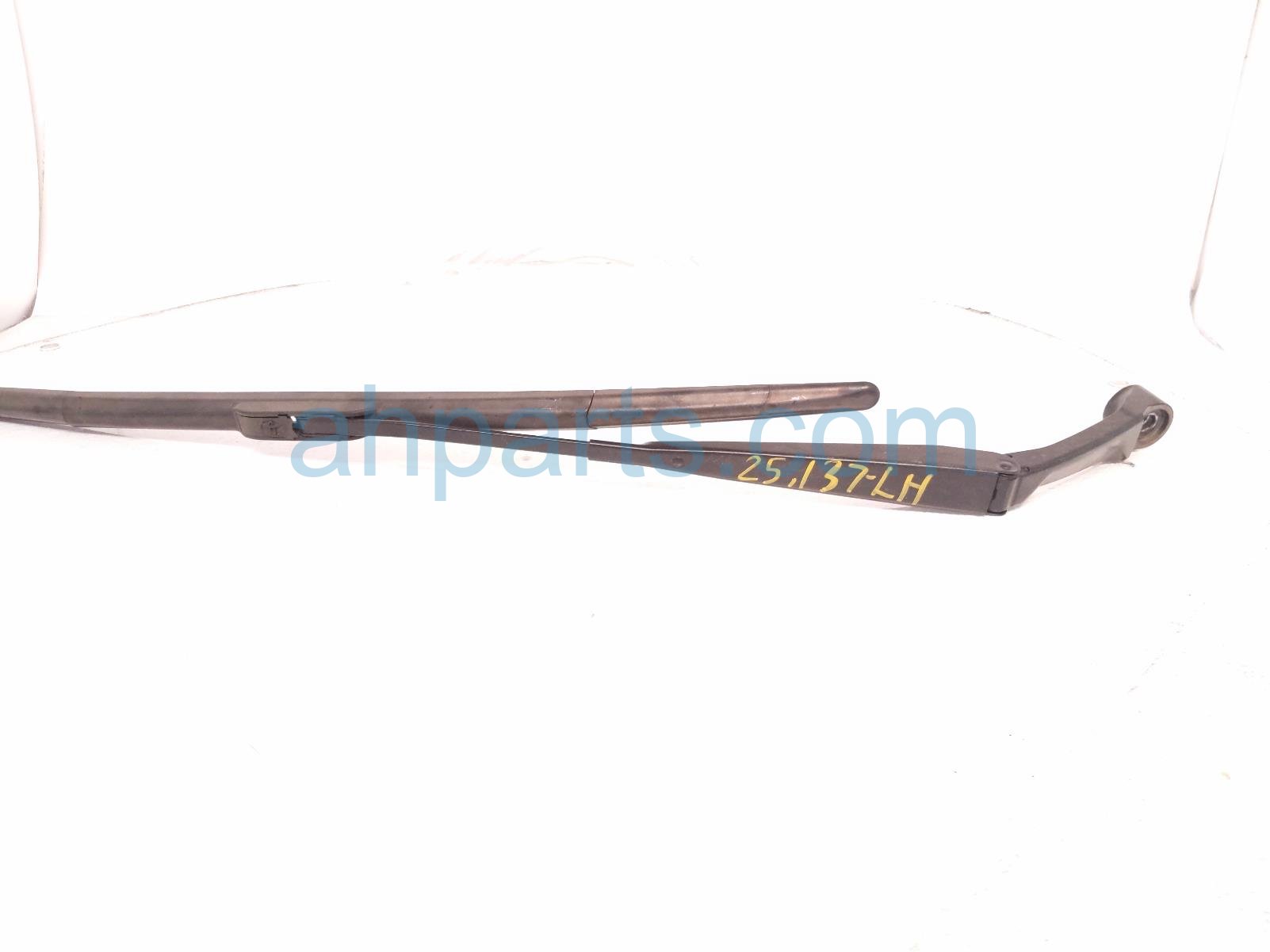 $35 Toyota LH WINDSHIELD WIPER ARM