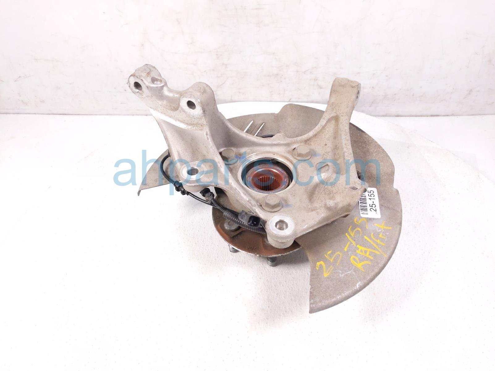 $85 GMC FR/RH SPINDLE KNUCKLE HUB $85 GMC FR/RH SPINDLE KNUCKLE HUB