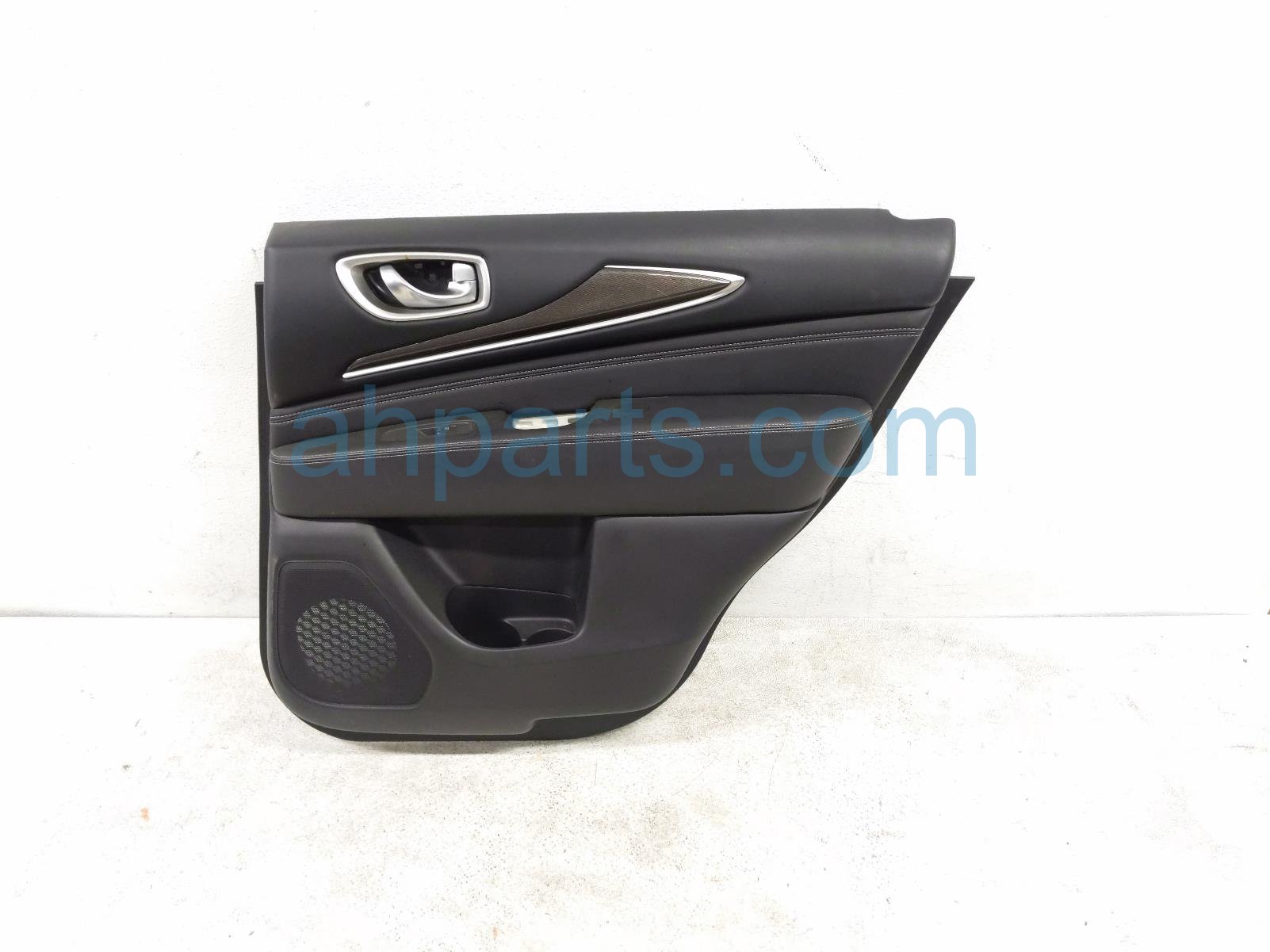 $125 Infiniti RR/RH INTERIOR DOOR PANEL - BLACK * $125 Infiniti RR/RH INTERIOR DOOR PANEL - BLACK *