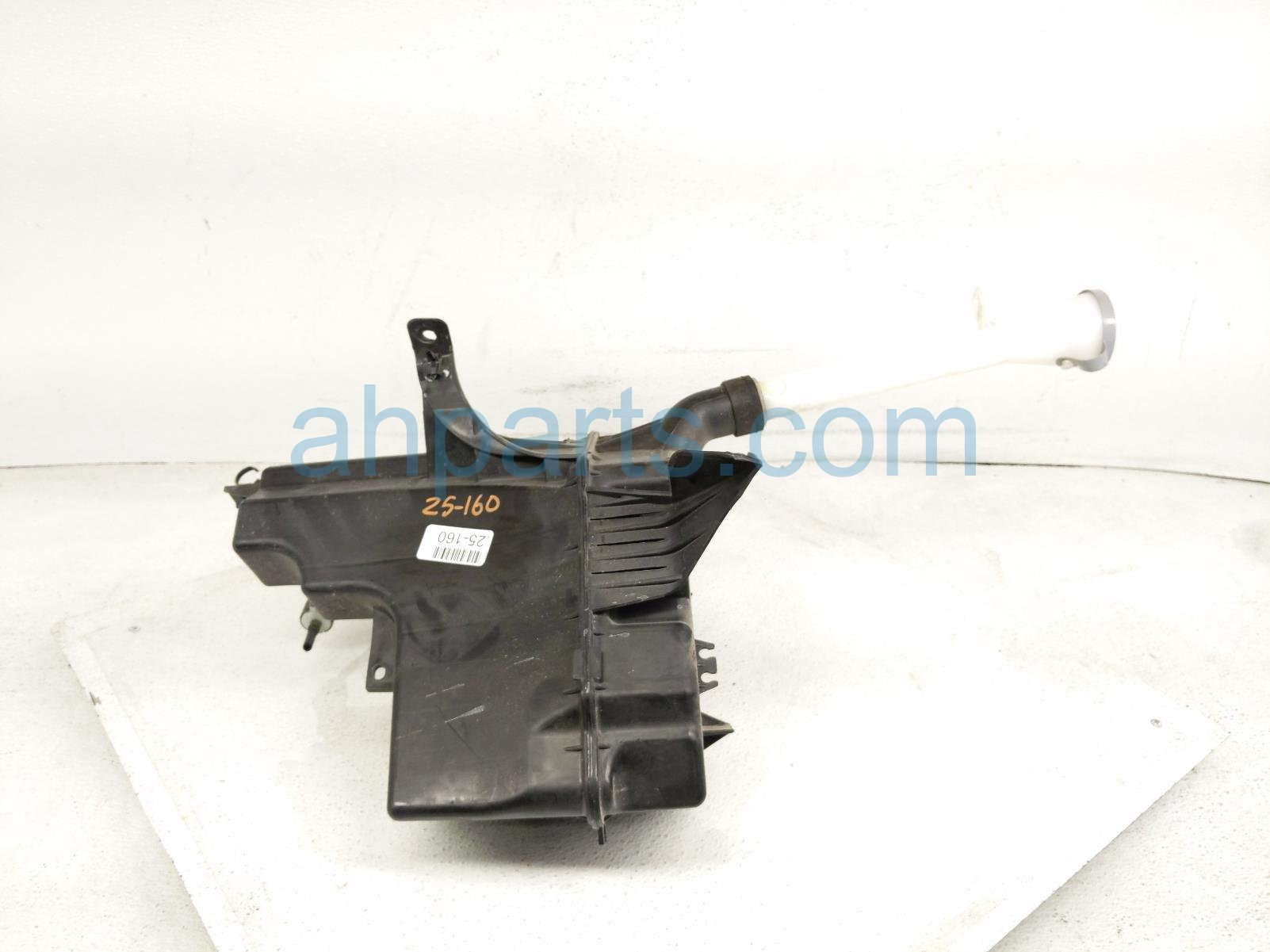 $85 Infiniti WINDSHIELD WASHER RESERVOIR TANK $85 Infiniti WINDSHIELD WASHER RESERVOIR TANK