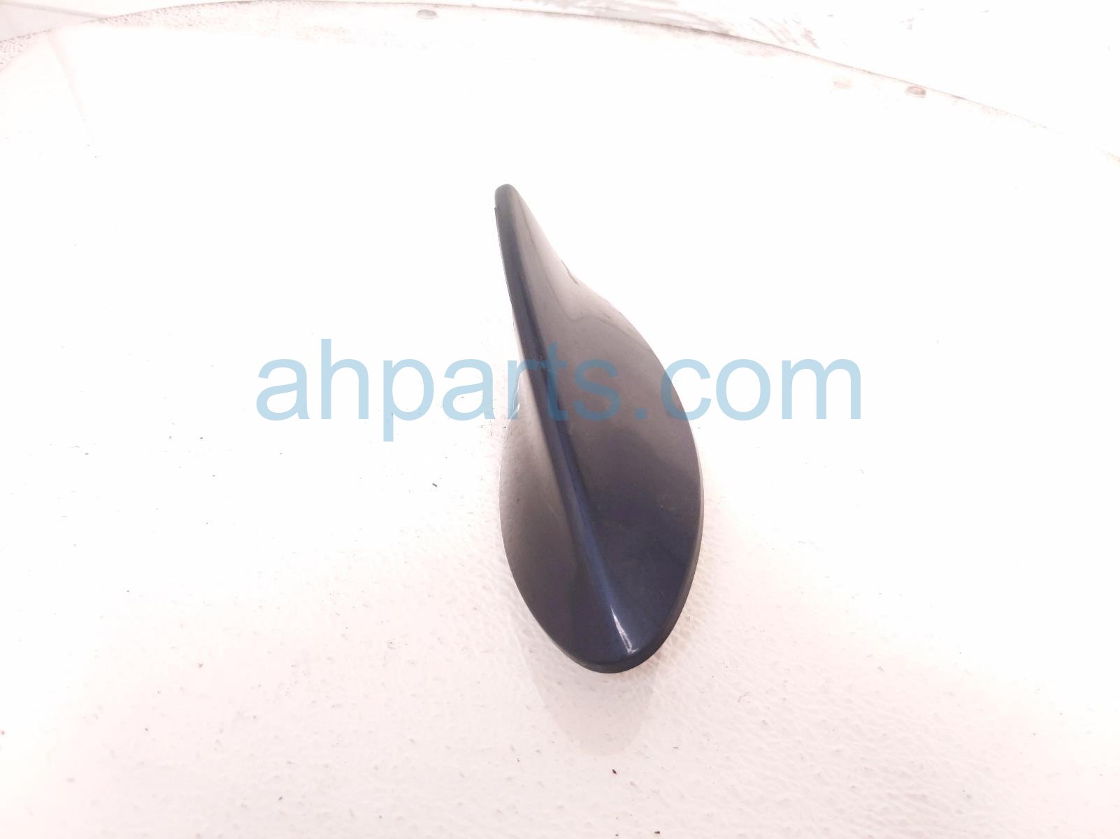 $115 Lexus ROOF MOUNTED ANTENNA ASSY - BLUE* $115 Lexus ROOF MOUNTED ANTENNA ASSY - BLUE*