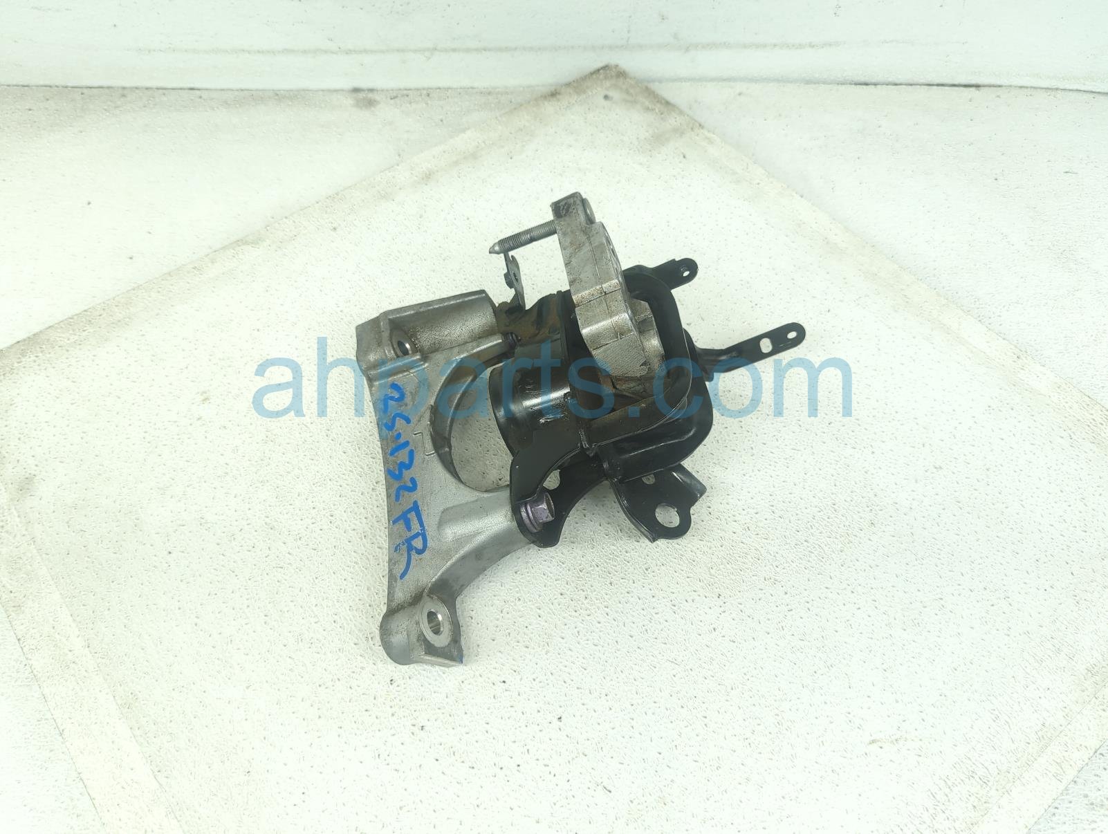 $65 Toyota RH SIDE ENGINE MOUNT - AWD HYBRID $65 Toyota RH SIDE ENGINE MOUNT - AWD HYBRID