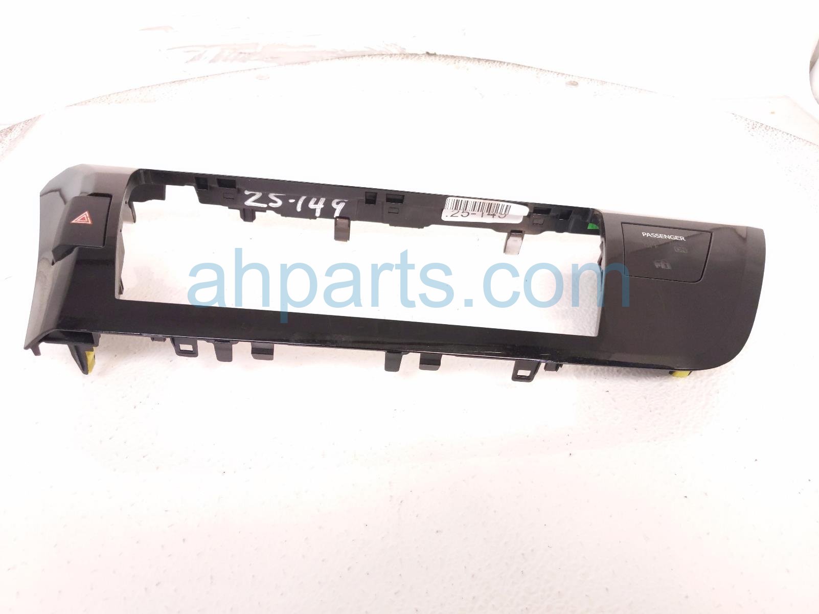 $50 Toyota CENTER DASH RADIO TRIM BEZEL $50 Toyota CENTER DASH RADIO TRIM BEZEL