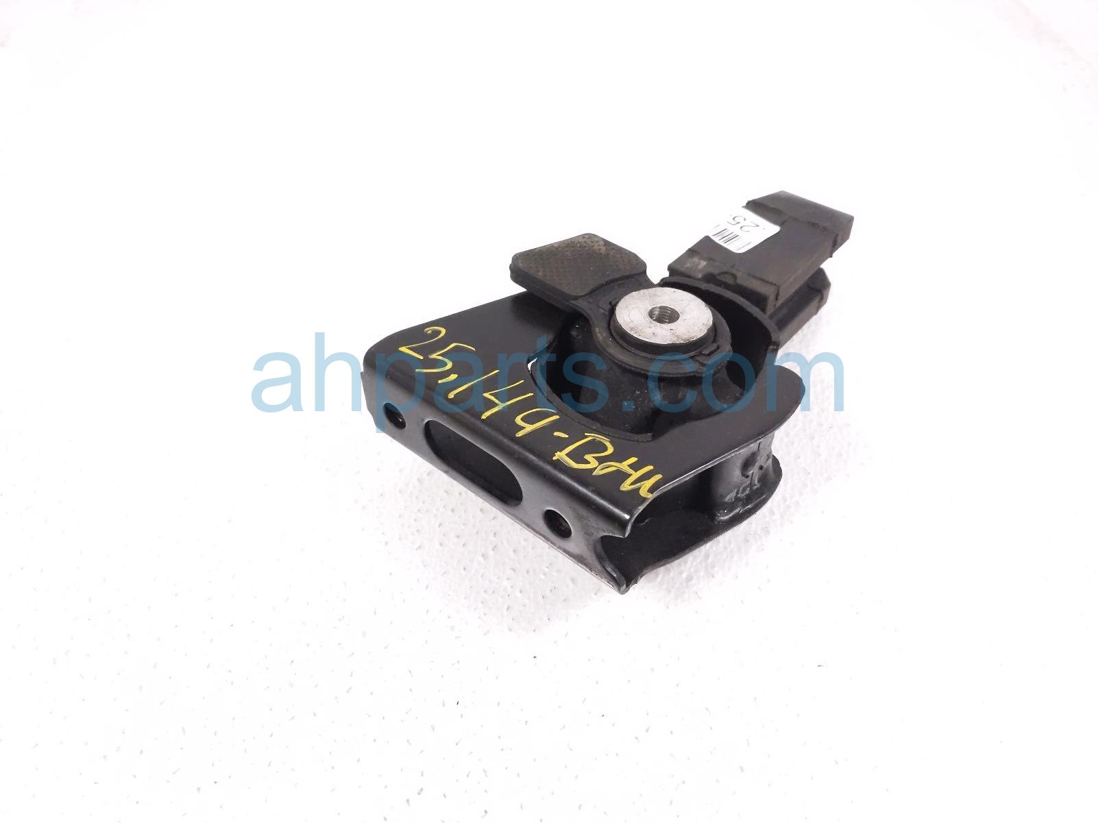 $40 Toyota FRONT ENGINE INSULATOR MOUNT - 1.8L $40 Toyota FRONT ENGINE INSULATOR MOUNT - 1.8L