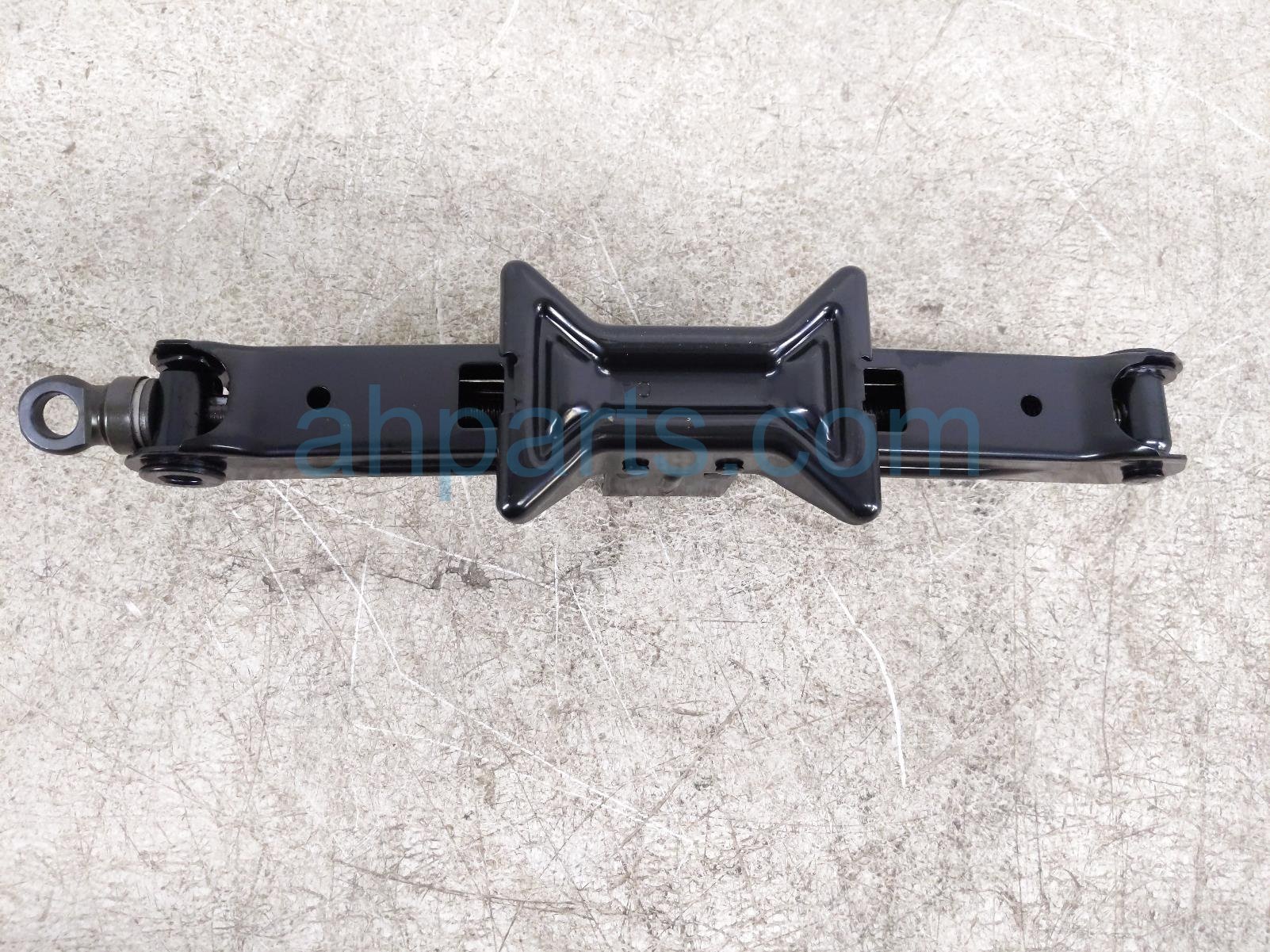Sold 2022 Toyota Corollacs 2 Tools + Scissor Jack W/foam Holder