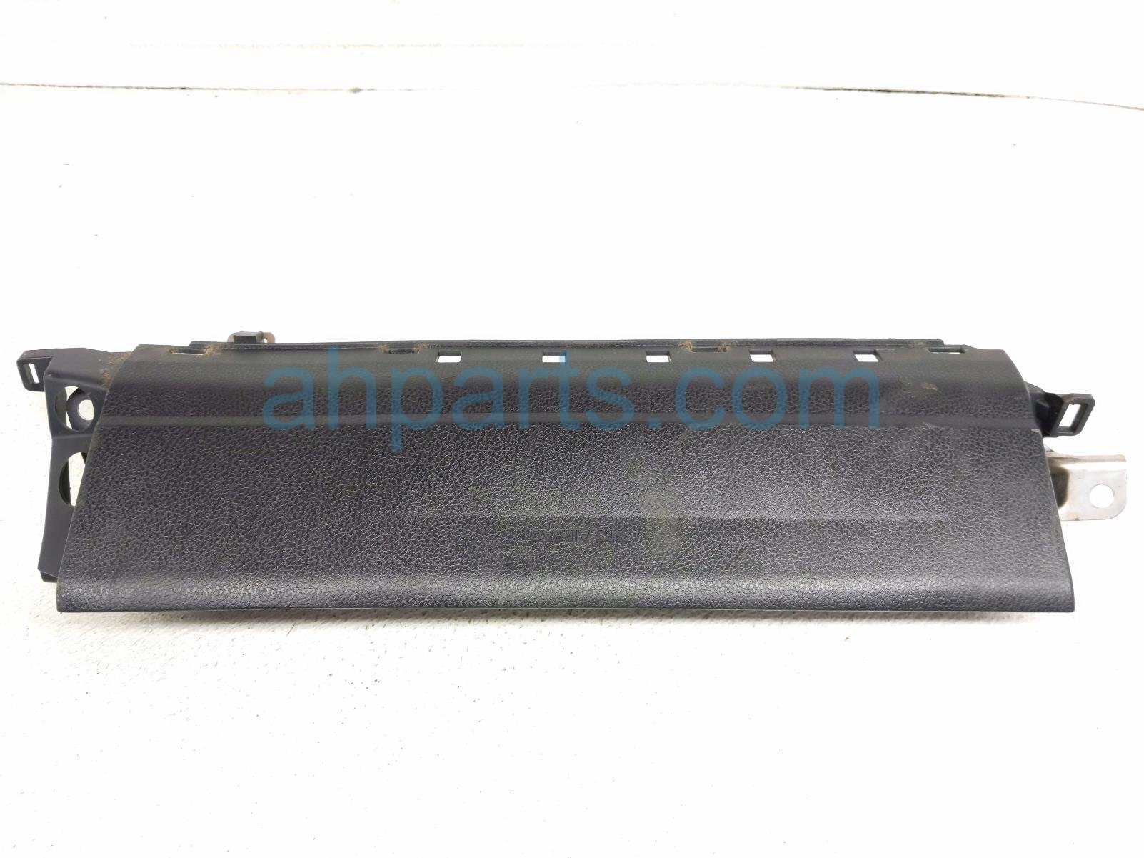 $75 Toyota PASSENGER KNEE AIR BAG * $75 Toyota PASSENGER KNEE AIR BAG *