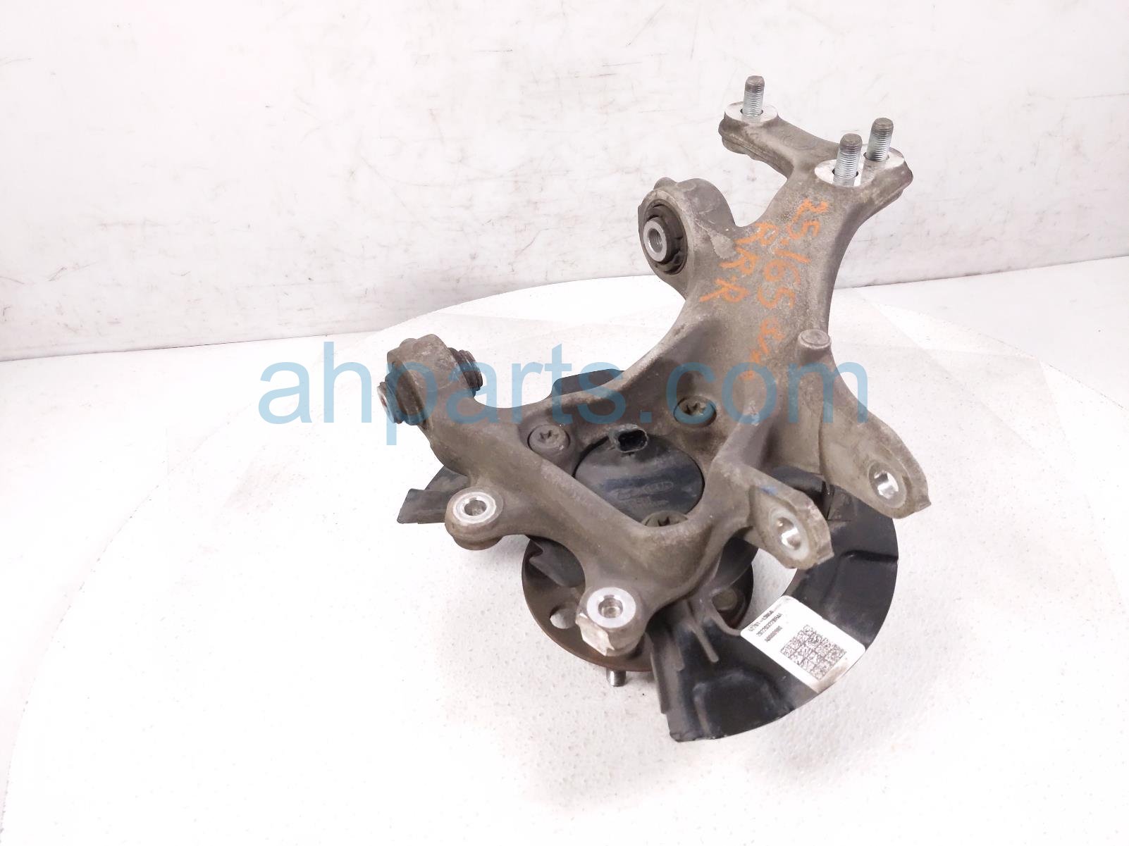 $200 Kia RR/RH SPINDLE KNUCKLE HUB