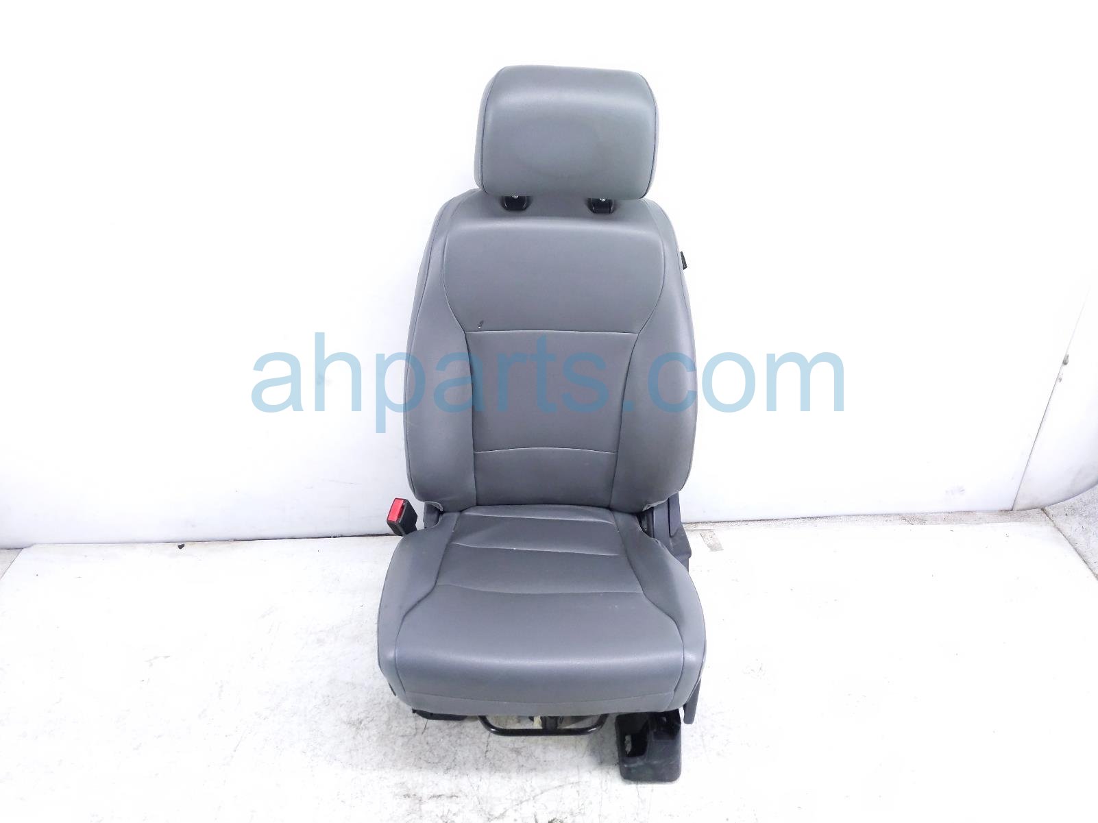 $295 Ford FR/LH SEAT - GREY - W/ AIRBAG $295 Ford FR/LH SEAT - GREY - W/ AIRBAG