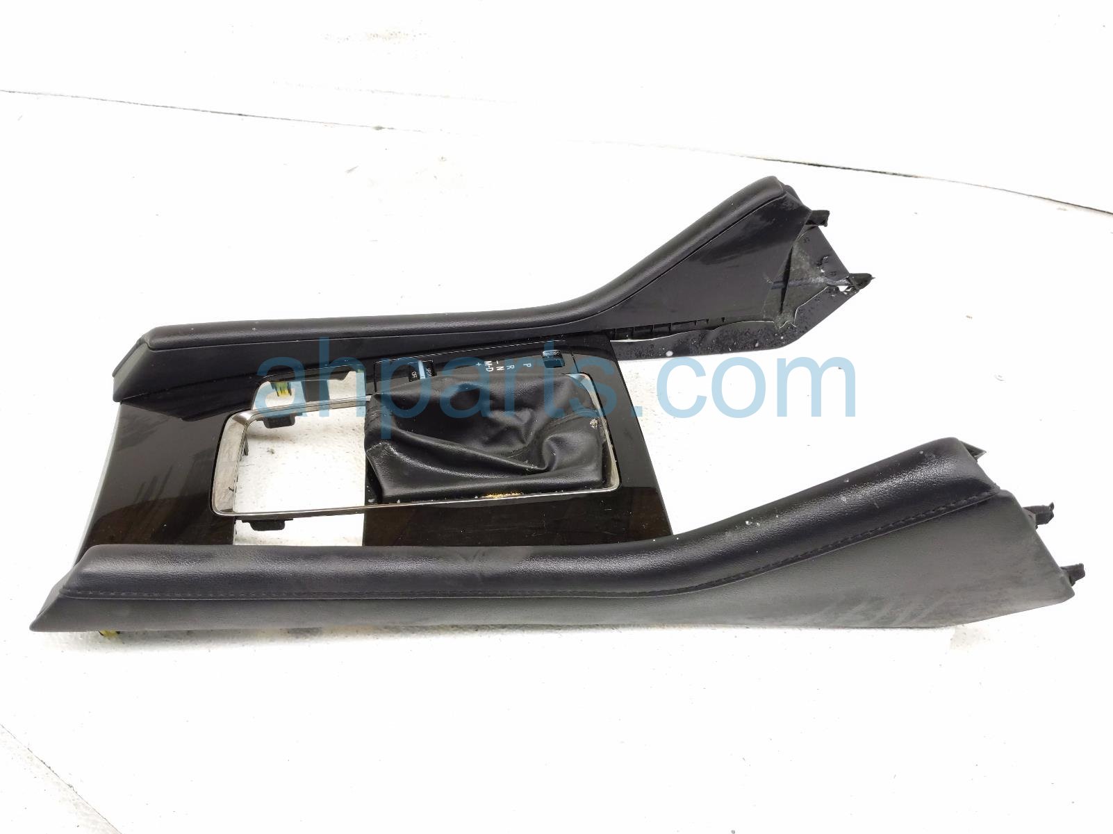 $199 Mazda CENTER CONSOLE TRIM PANEL * $199 Mazda CENTER CONSOLE TRIM PANEL *