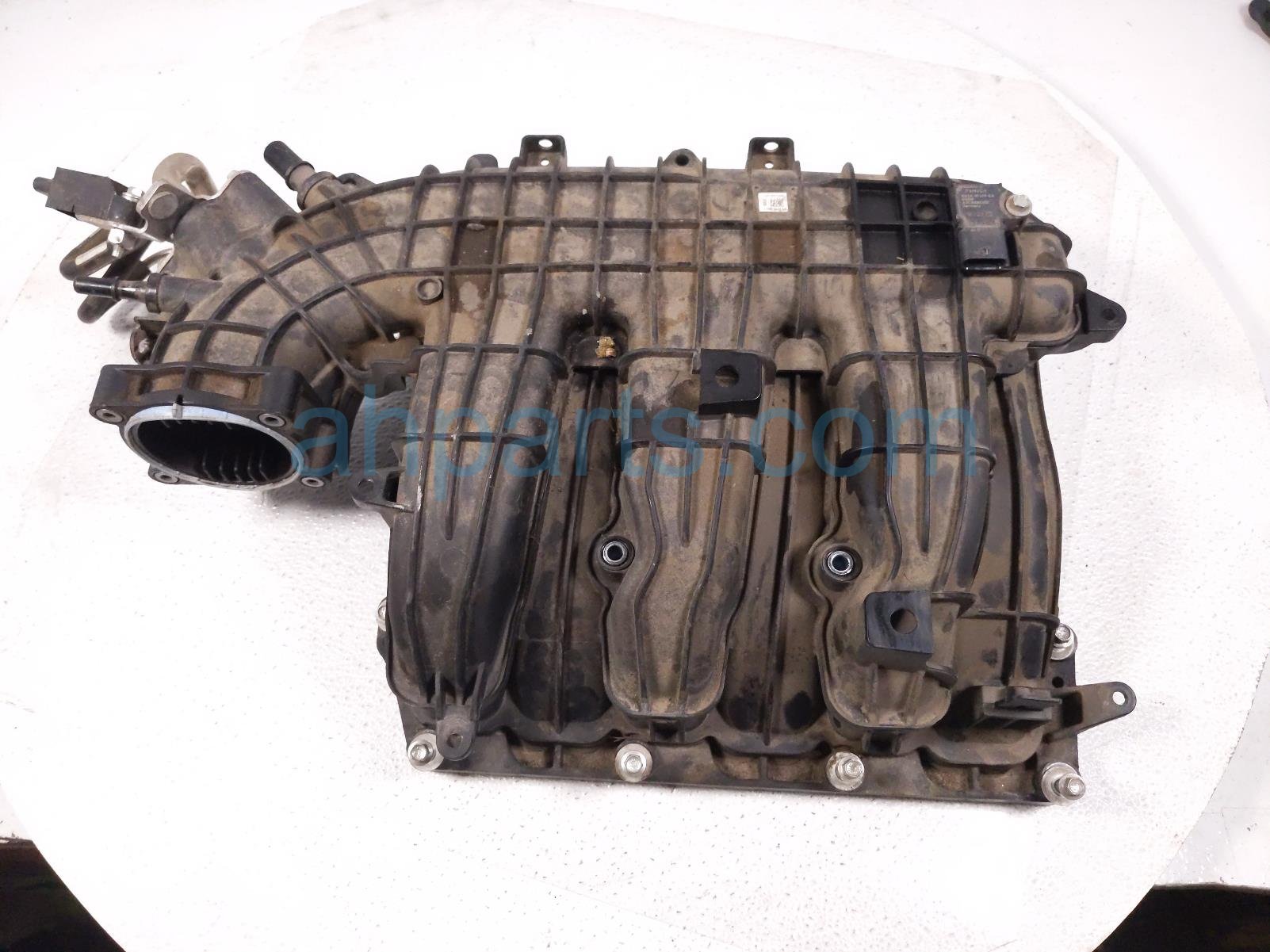$99 Ford UPPER INTAKE MANIFOLD $99 Ford UPPER INTAKE MANIFOLD