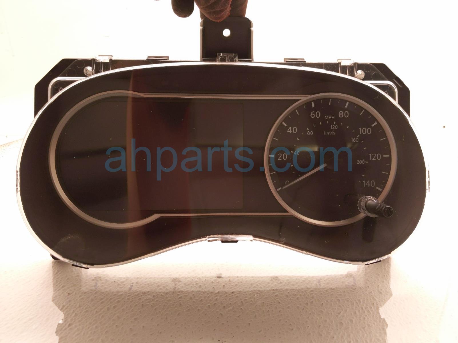 $85 Nissan SPEEDO INSTRUMENT CLUSTER - 77K MI $85 Nissan SPEEDO INSTRUMENT CLUSTER - 77K MI