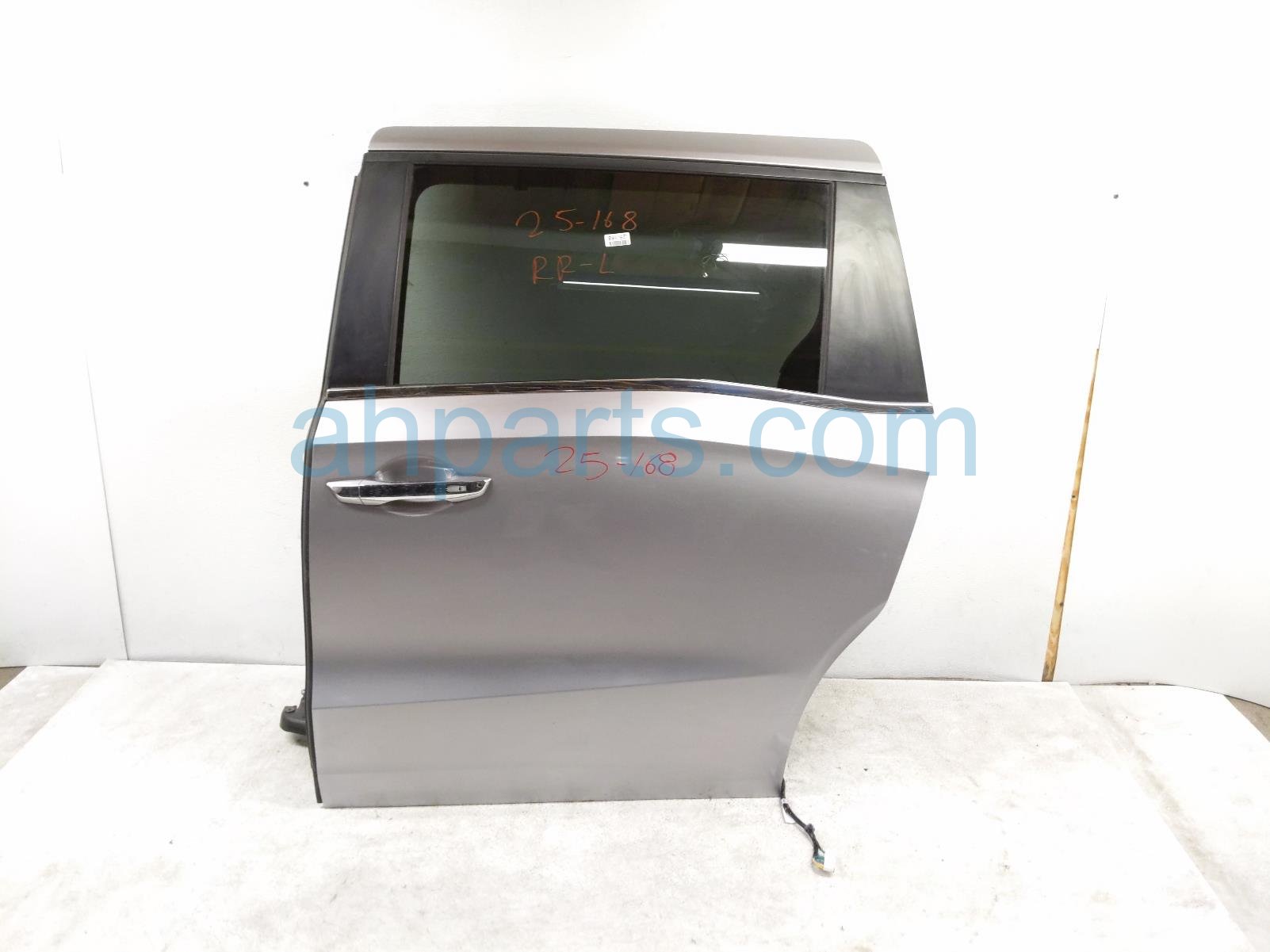 $945 Honda RR/LH DOOR - SILVER - NO INSIDE TRIM $945 Honda RR/LH DOOR - SILVER - NO INSIDE TRIM