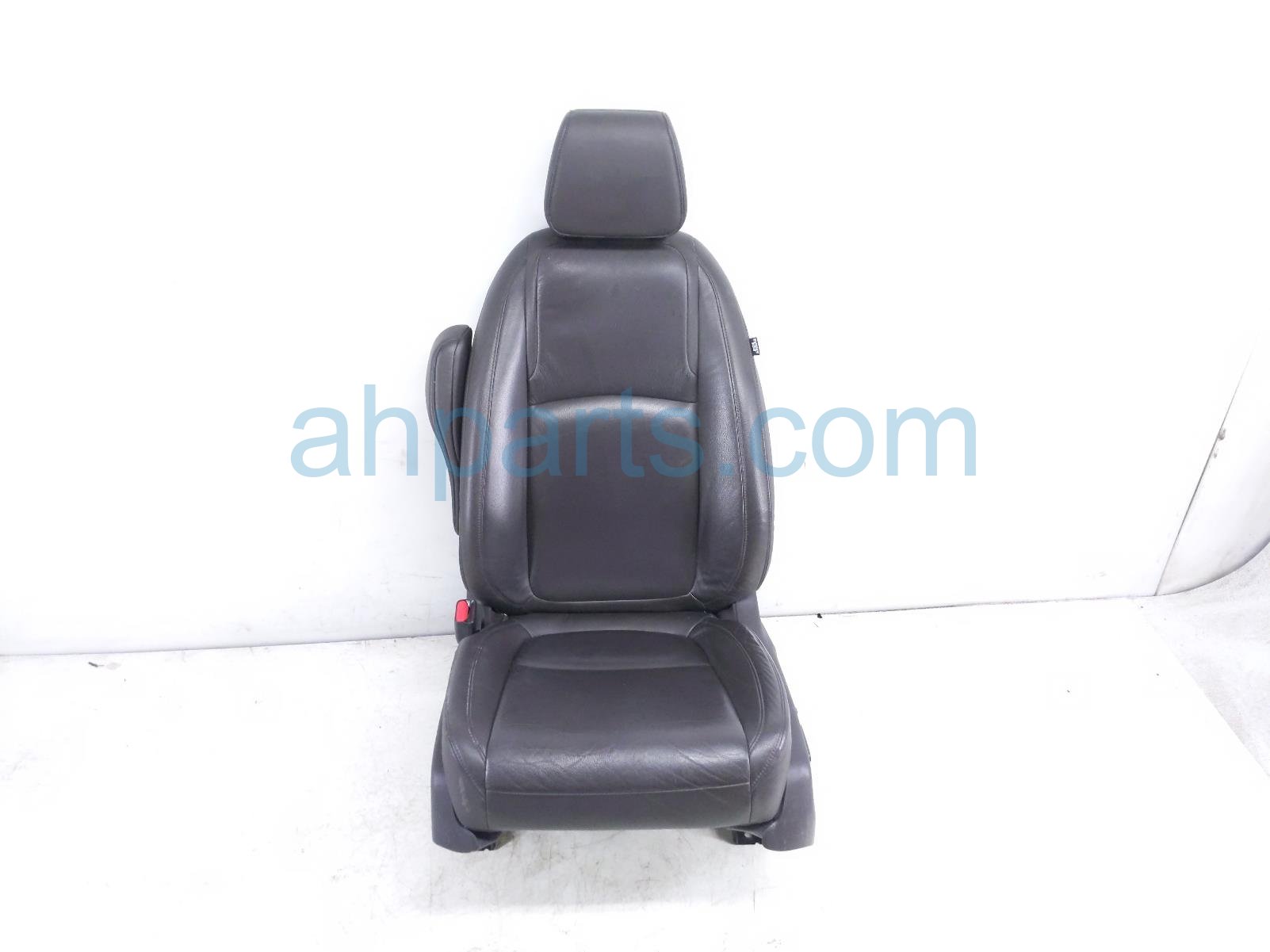 $195 Honda FR/LH SEAT - BROWN - W/O AIRBAG* $195 Honda FR/LH SEAT - BROWN - W/O AIRBAG*