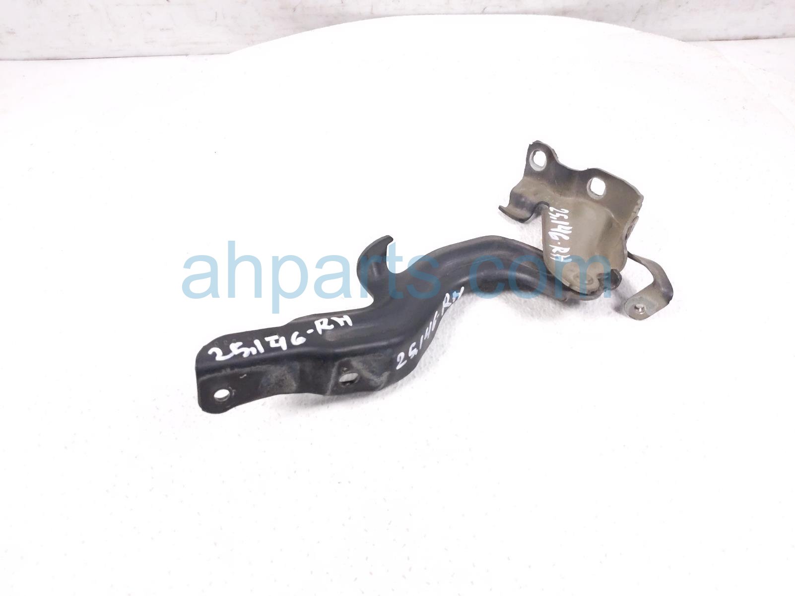 $25 Nissan RH HOOD HINGE - BLACK $25 Nissan RH HOOD HINGE - BLACK