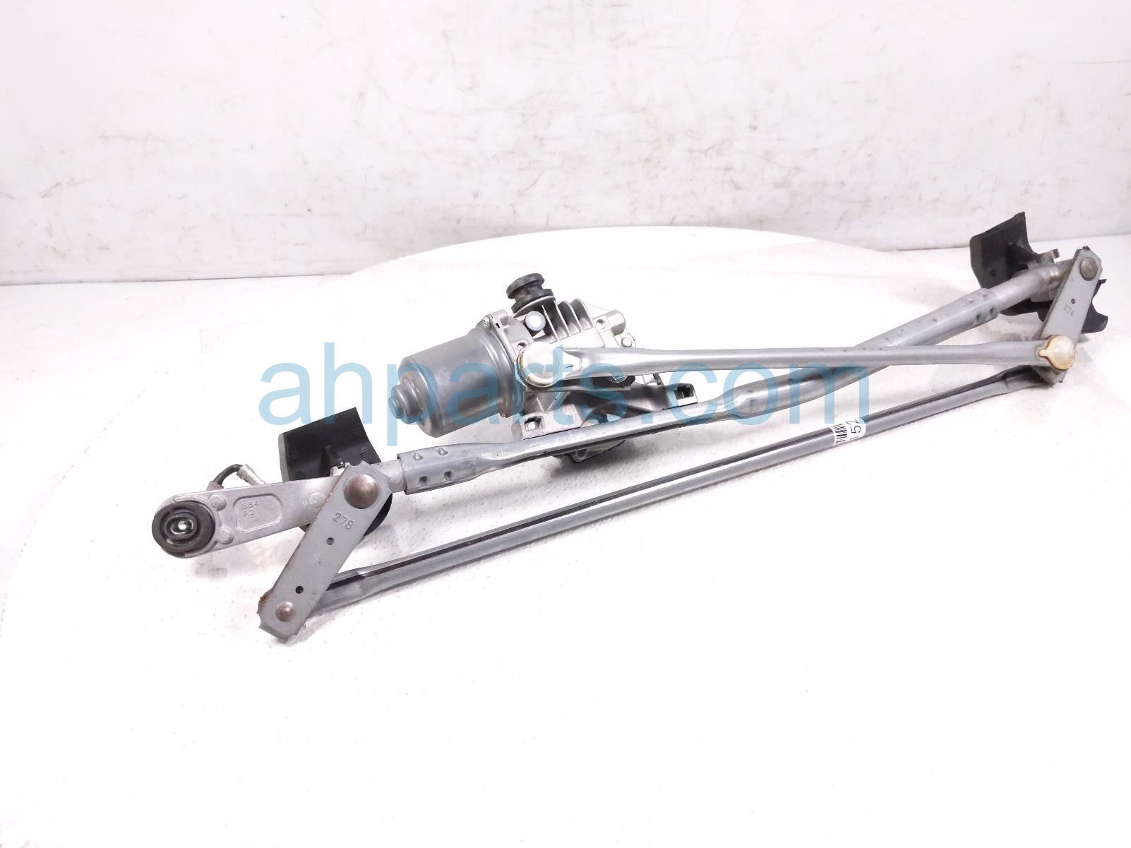 $65 Toyota WINDSHIELD WIPER MOTOR W/ARM ASSY $65 Toyota WINDSHIELD WIPER MOTOR W/ARM ASSY