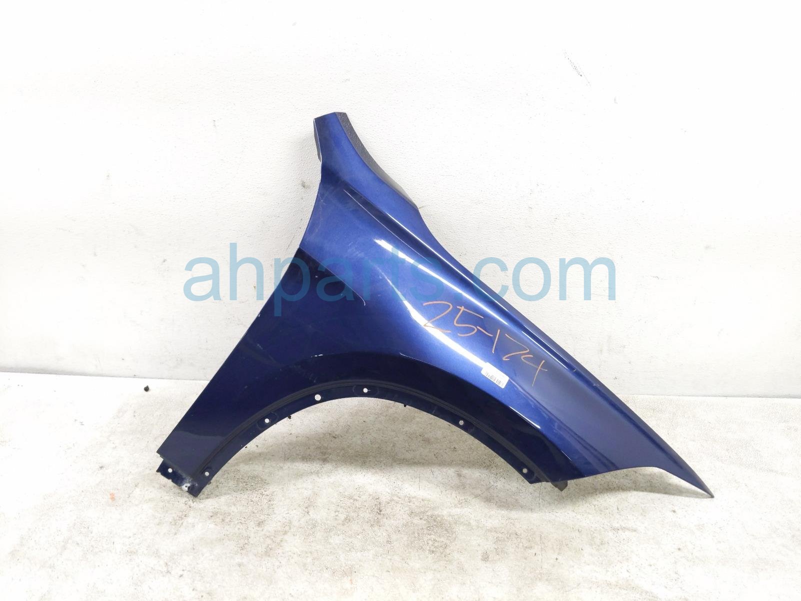 $275 BMW RH FENDER - BLUE - C10 * $275 BMW RH FENDER - BLUE - C10 *
