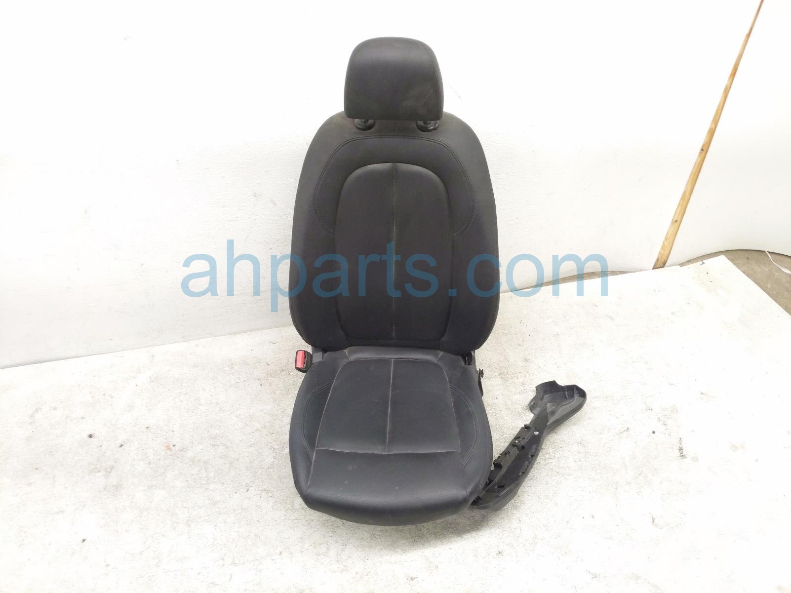 $295 BMW FR/LH SEAT - BLACK - W/ AIRBAG * $295 BMW FR/LH SEAT - BLACK - W/ AIRBAG *