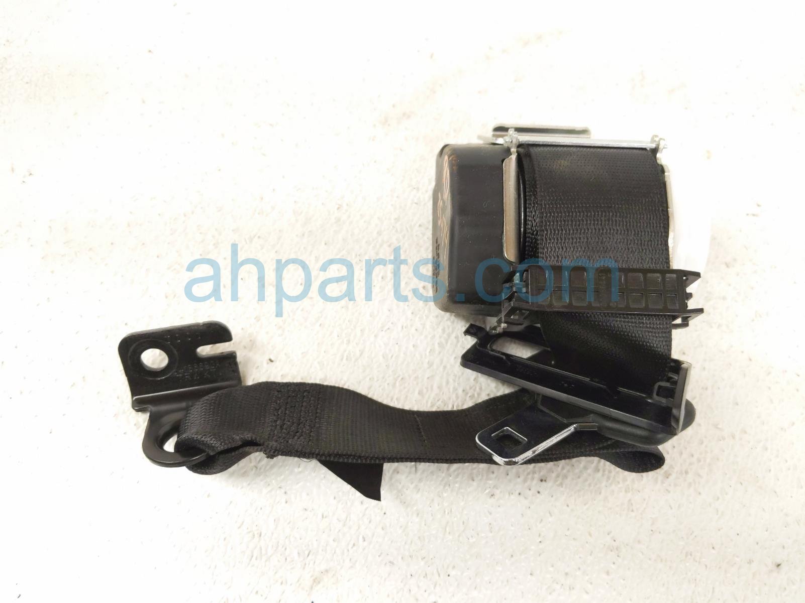 $60 BMW 2ND ROW RH SEAT BELT - BLACK $60 BMW 2ND ROW RH SEAT BELT - BLACK