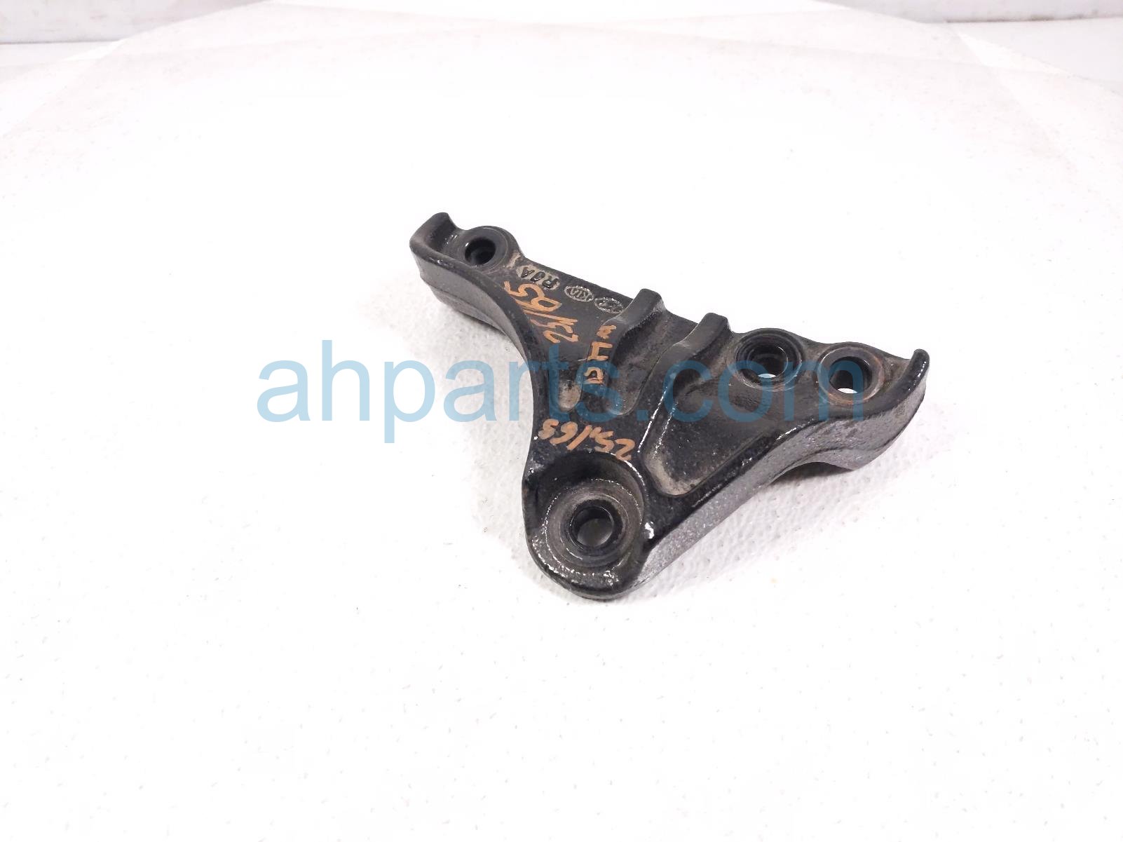 $35 Kia FRONT ENGINE MOUNT BRACKET - 1.6T $35 Kia FRONT ENGINE MOUNT BRACKET - 1.6T