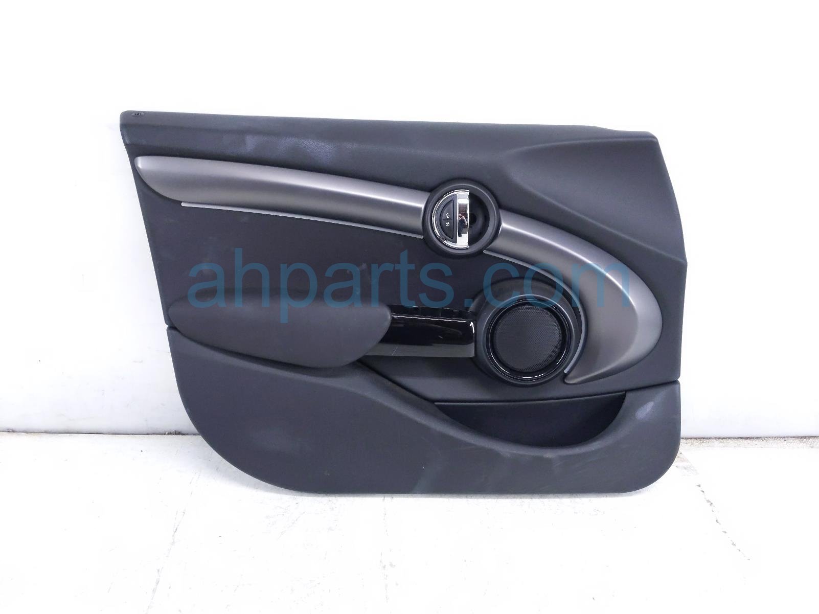 $125 BMW FR/LH INTERIOR DOOR PANEL - BLACK*