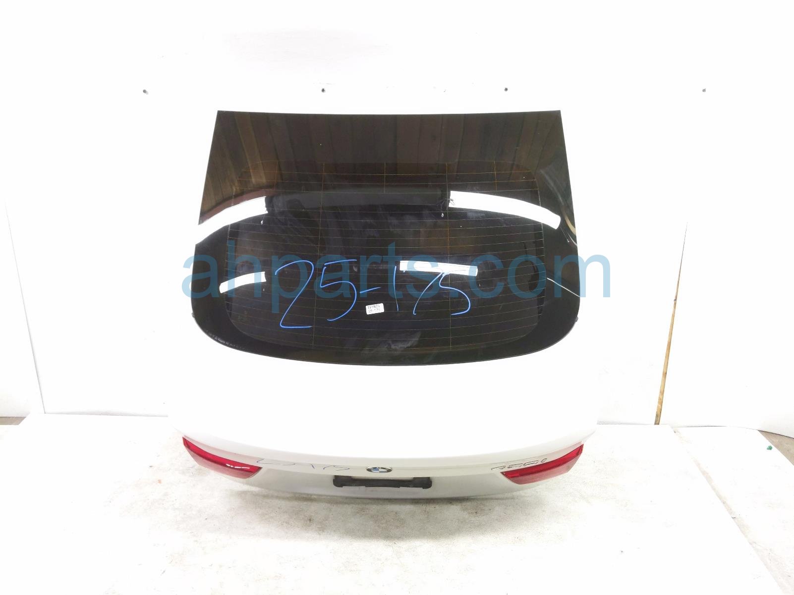 $845 BMW TRUNK / DECKLID - WHITE $845 BMW TRUNK / DECKLID - WHITE